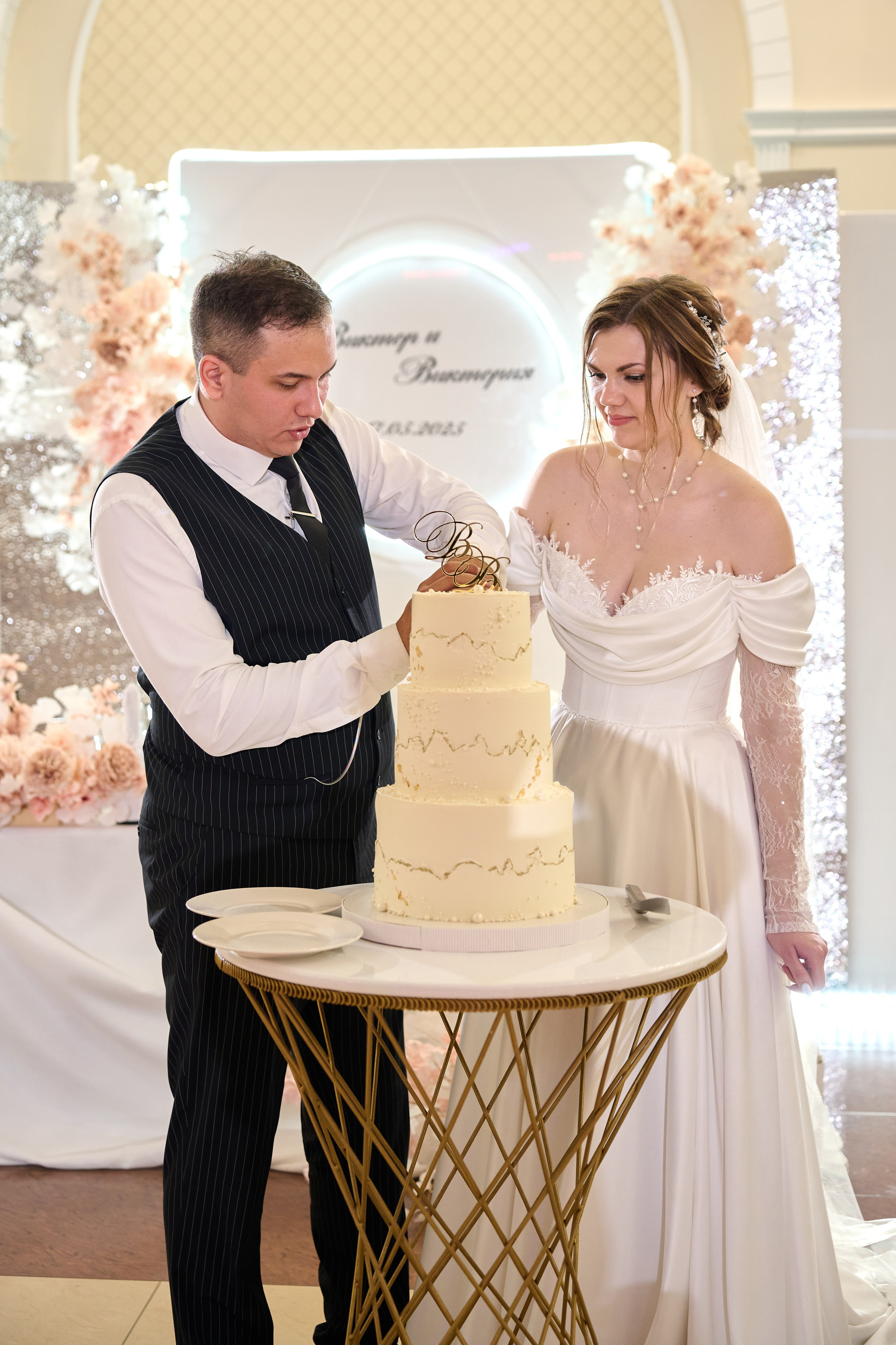 Гибридная съемка свадьбы Виктора и Виктории. Профессиональный фотограф Старый Оскол, Губкин — свадьба, венчание, крещение, юбилей и день рождения