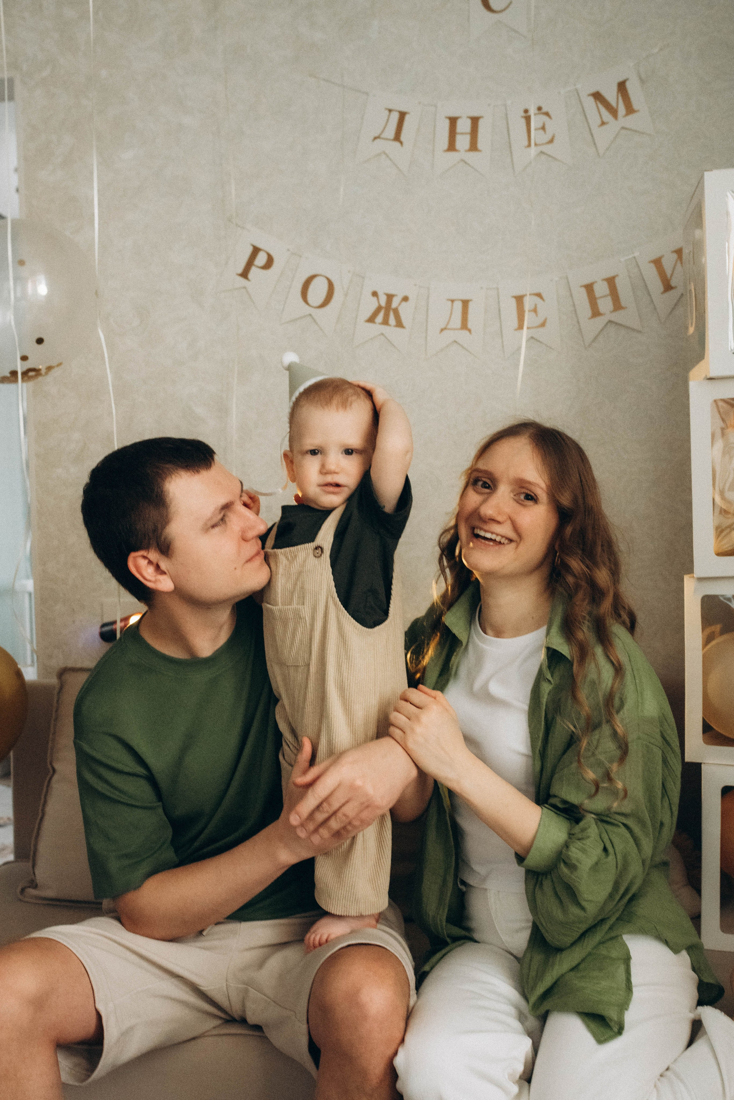 Семейная фотосессия ко дню рождения малыша. Семейный фотограф в Железнодорожном Масаева Елена