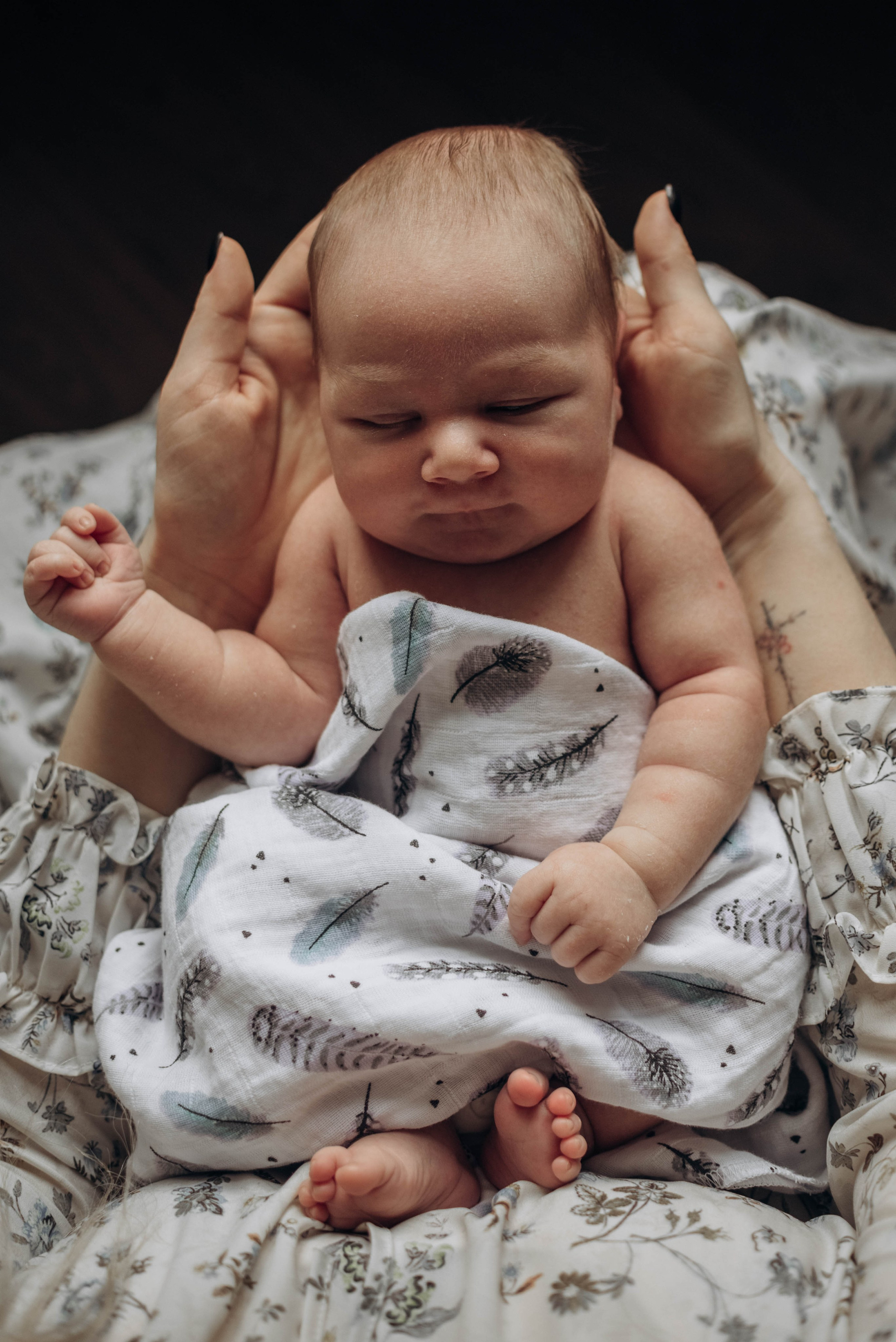 Большое маленькое чудо. Домашняя съемка новорожденного. Семейный фотограф в Железнодорожном Масаева Елена