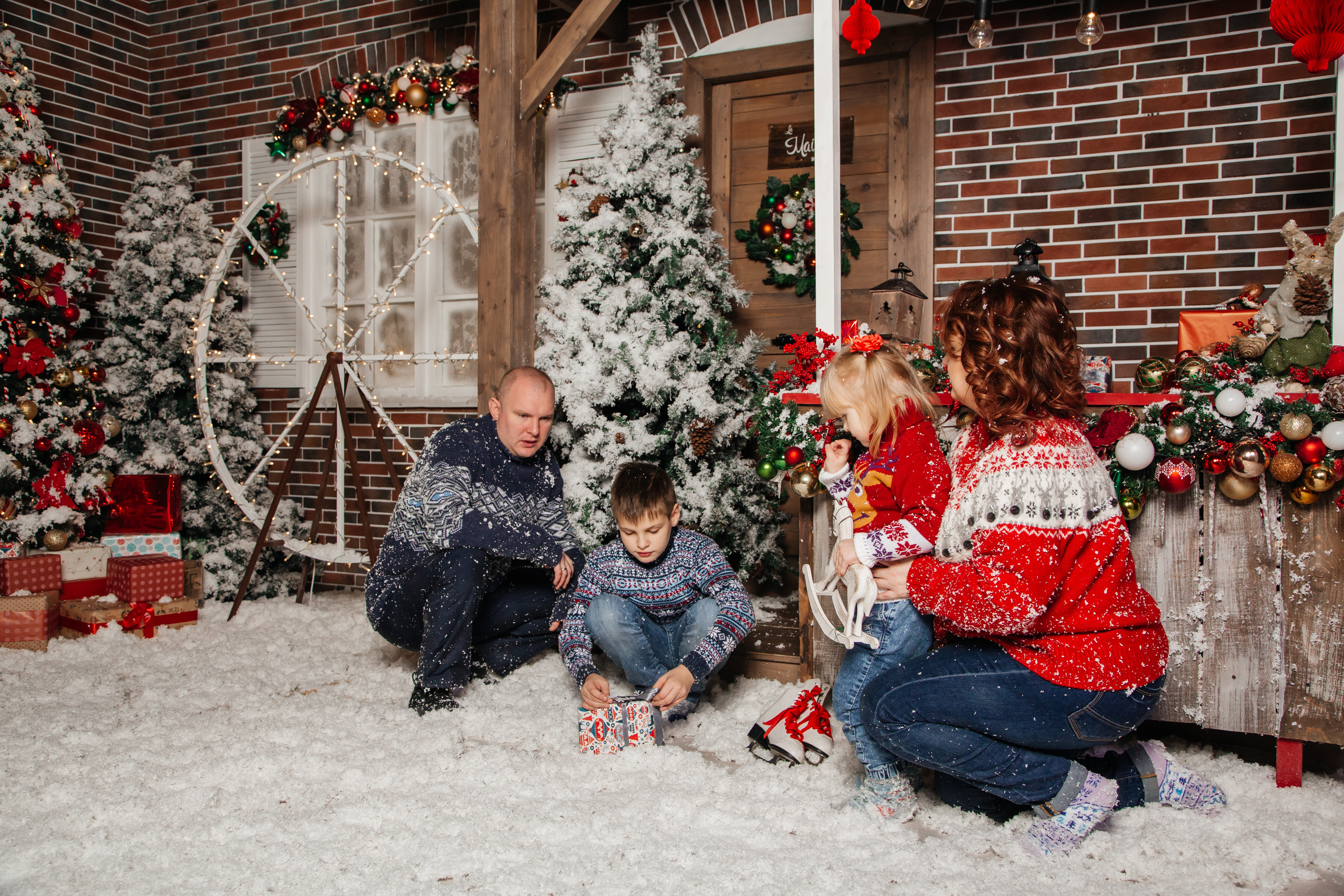 Семейная фотосессия в студии Роял. Свадебный и семейный фотограф в Новосибирске Ирина Дорошкова