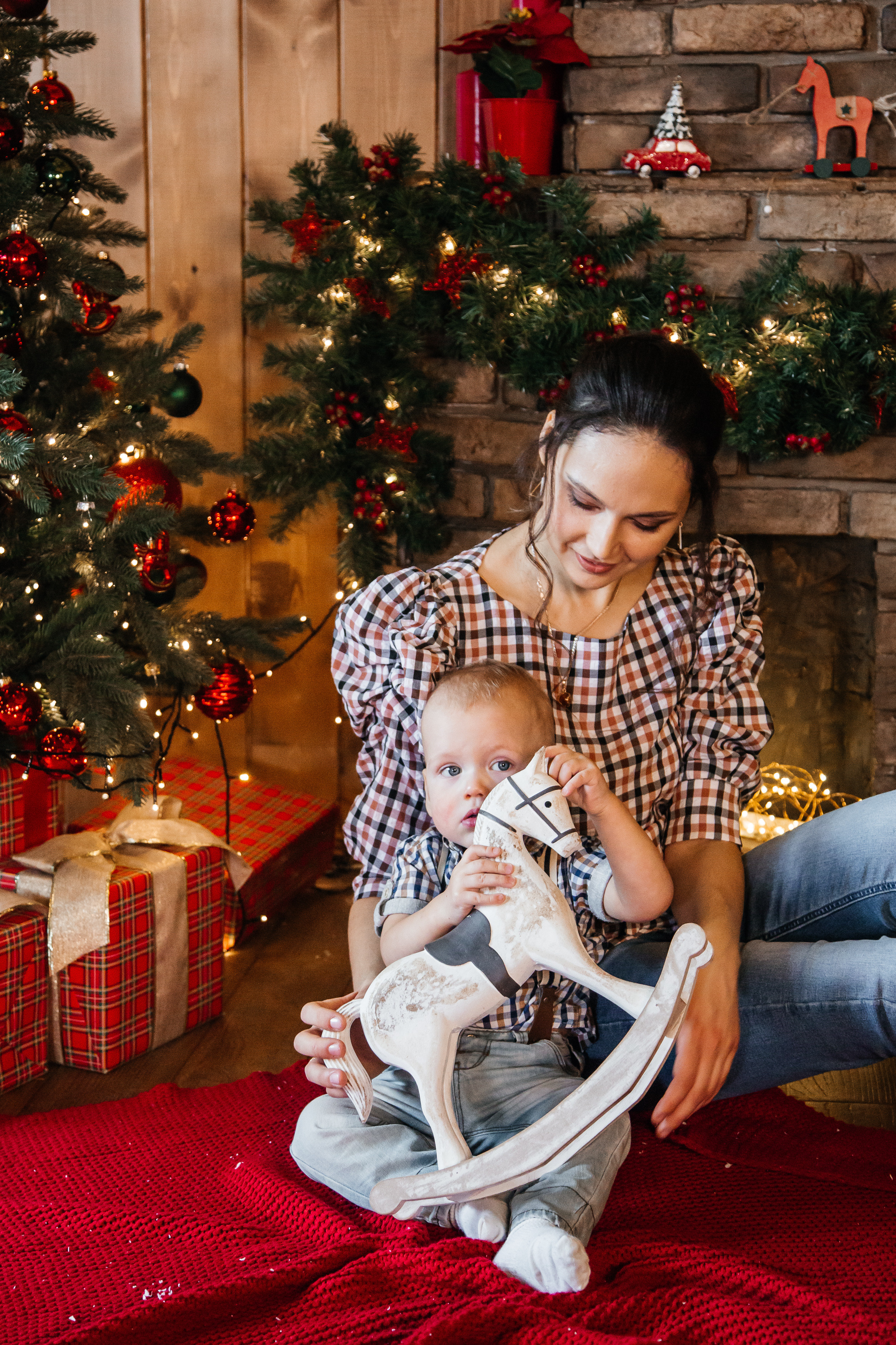 Семейная фотосессия в фотостудии Зазеркалье. Свадебный и семейный фотограф в Новосибирске Ирина Дорошкова