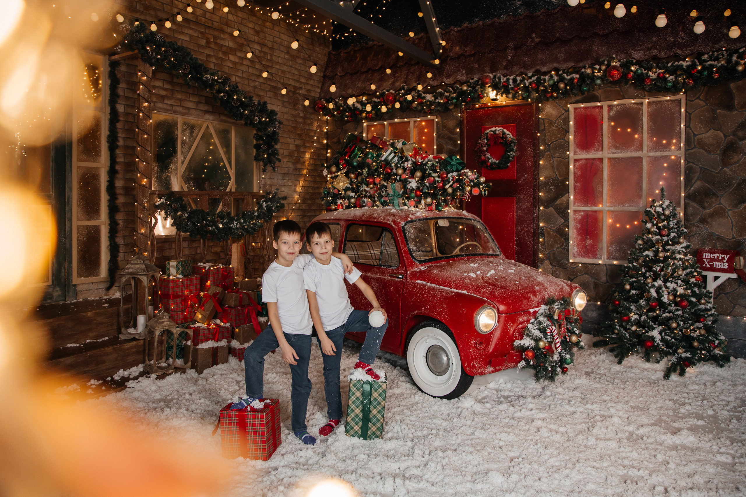 Семейная фотосессия в фотостудии Зазеркалье. Свадебный и семейный фотограф в Новосибирске Ирина Дорошкова