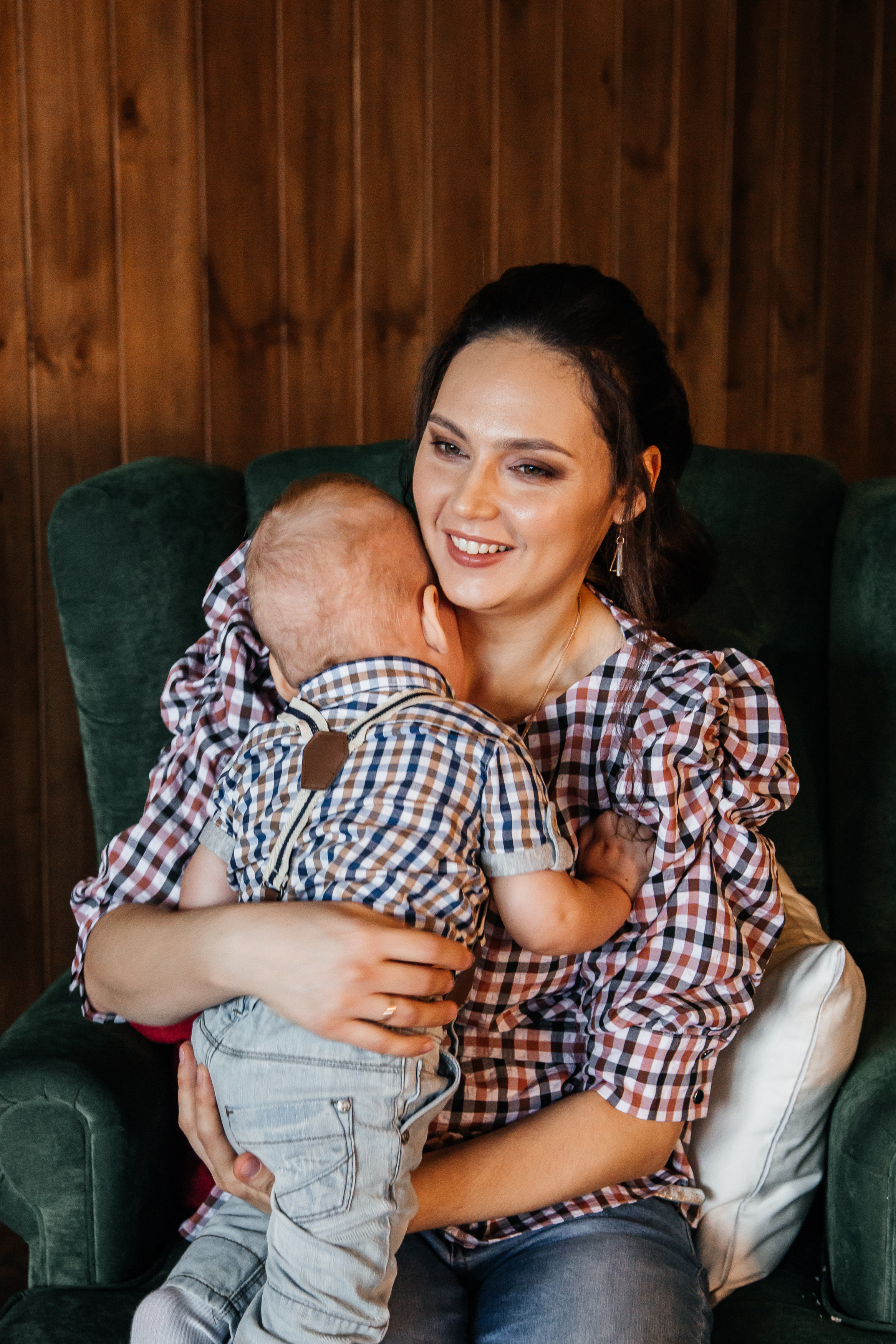 Семейная фотосессия в фотостудии Зазеркалье. Свадебный и семейный фотограф в Новосибирске Ирина Дорошкова