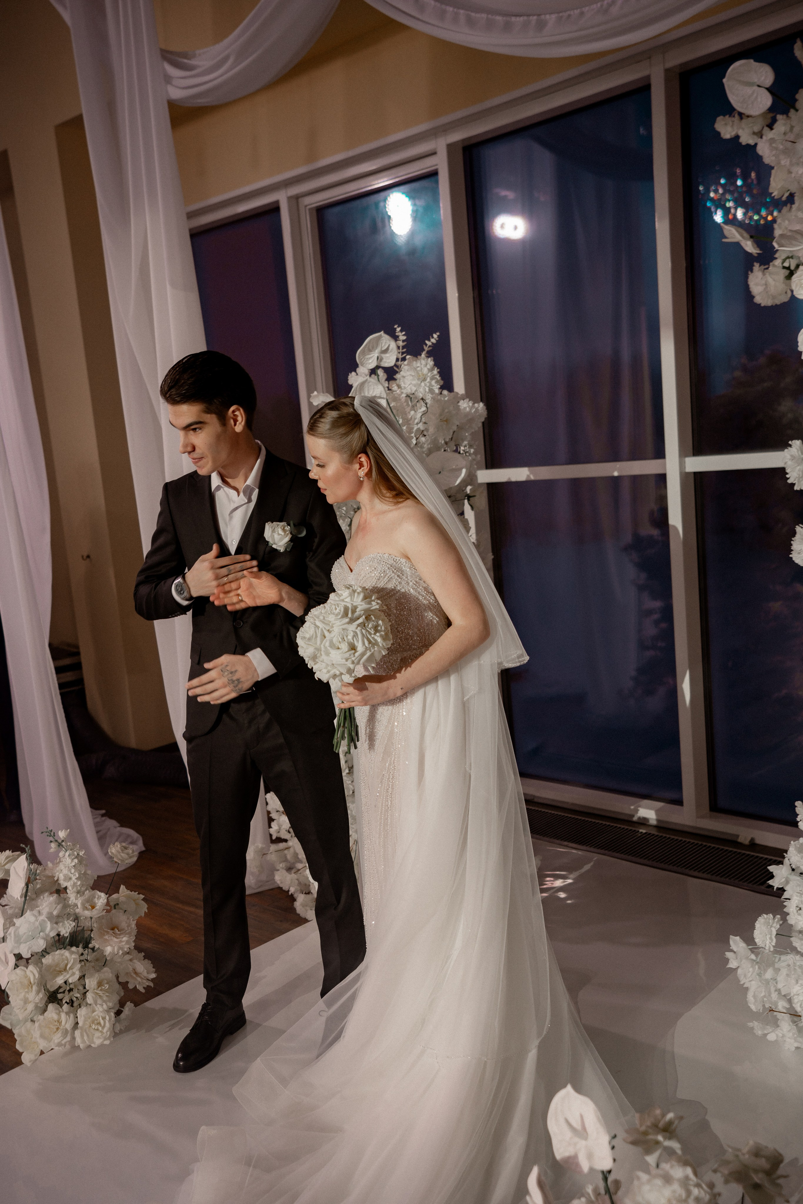 СВАДЕБНАЯ СЬЕМКА СБОРОВ В ОТЕЛЕ И ВЫЕЗД НА ЦЕРЕМОНИЮ (СНЯТО В СИБИРЕ В НИЖНЕВАРТОВСКЕ). Профессиональный фотограф, Санкт-Петербург — Виктория Богомолова