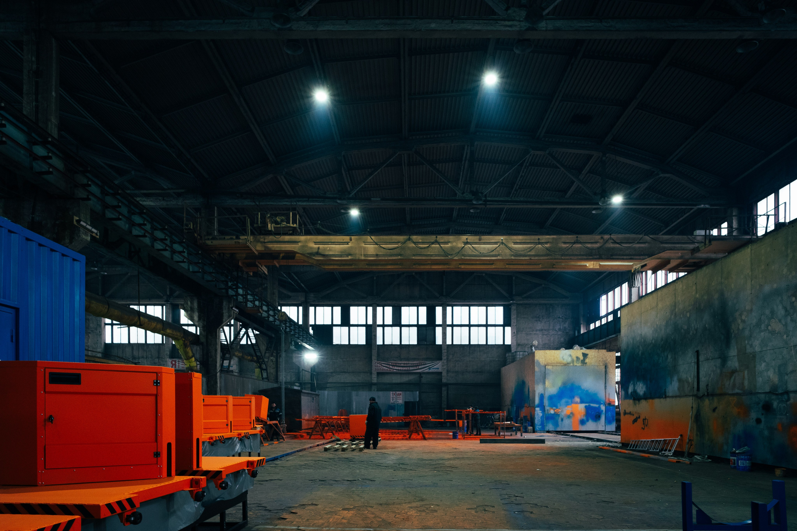 Рабочие цеха компании ПВК. Коммерческий Фотограф Виктор Фоменых