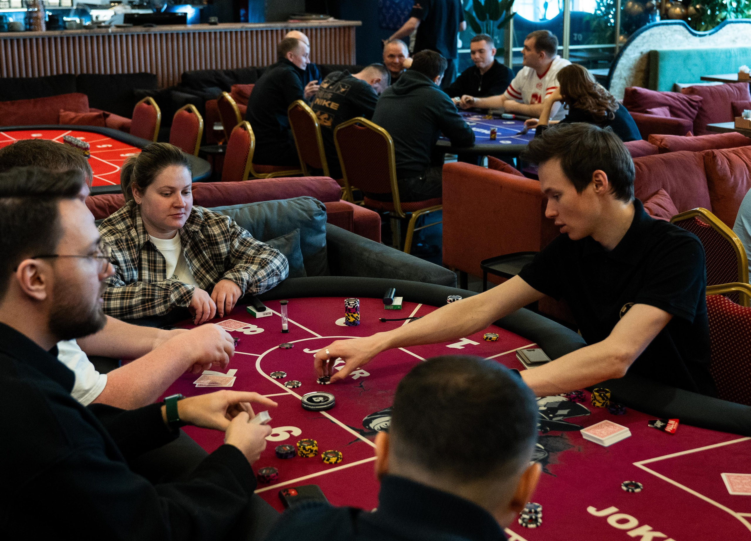 Joker Poker Club 28.02.2026. Коммерческий и художественный фотограф и видеограф в Москве Арсений Тургенев