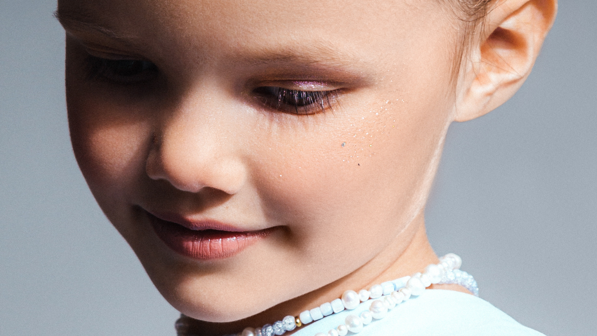 Красивая съёмка для бренда небанальных украшений. Света Полетаева Москва