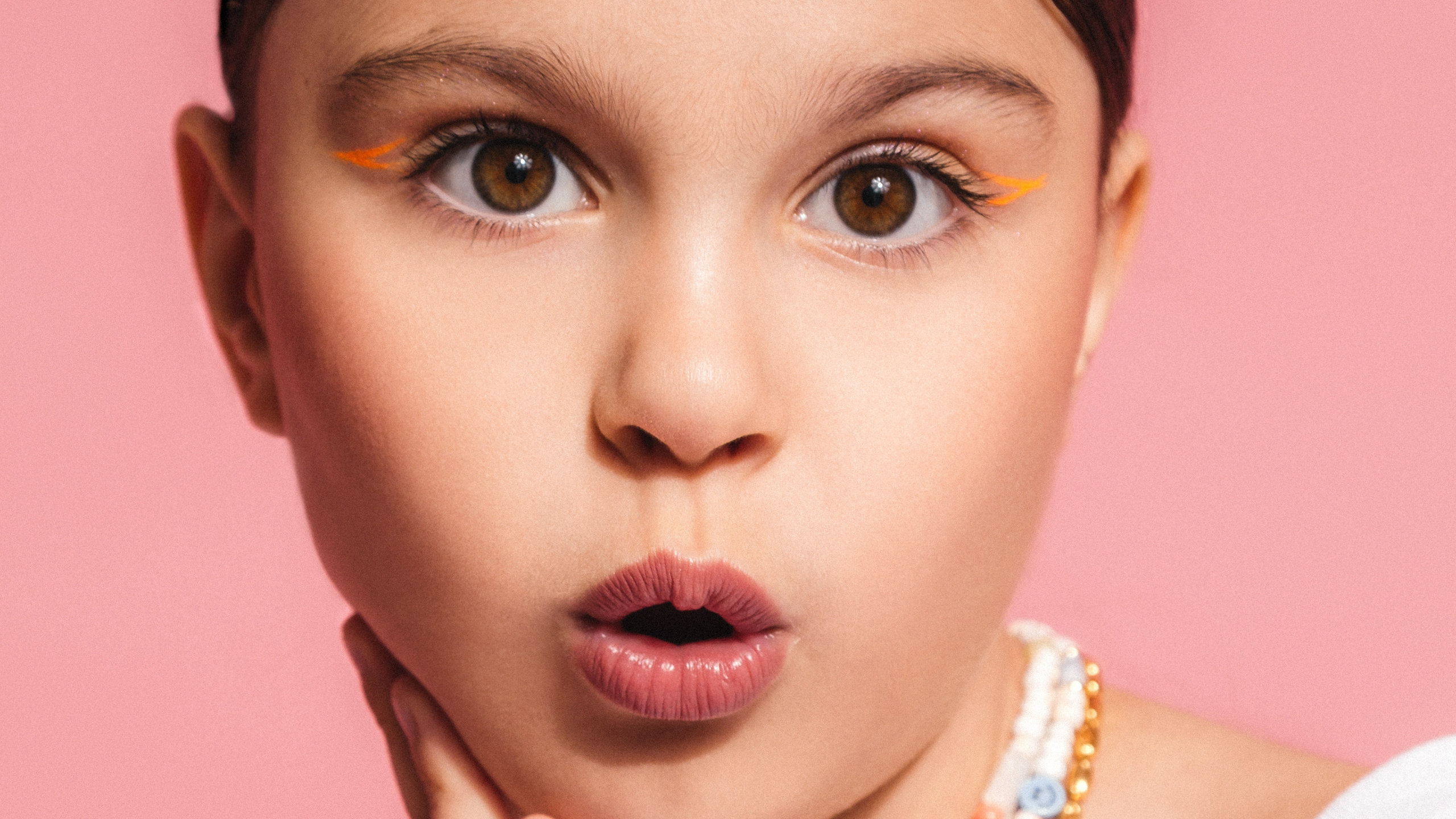 Красивая съёмка для бренда небанальных украшений. Света Полетаева Москва