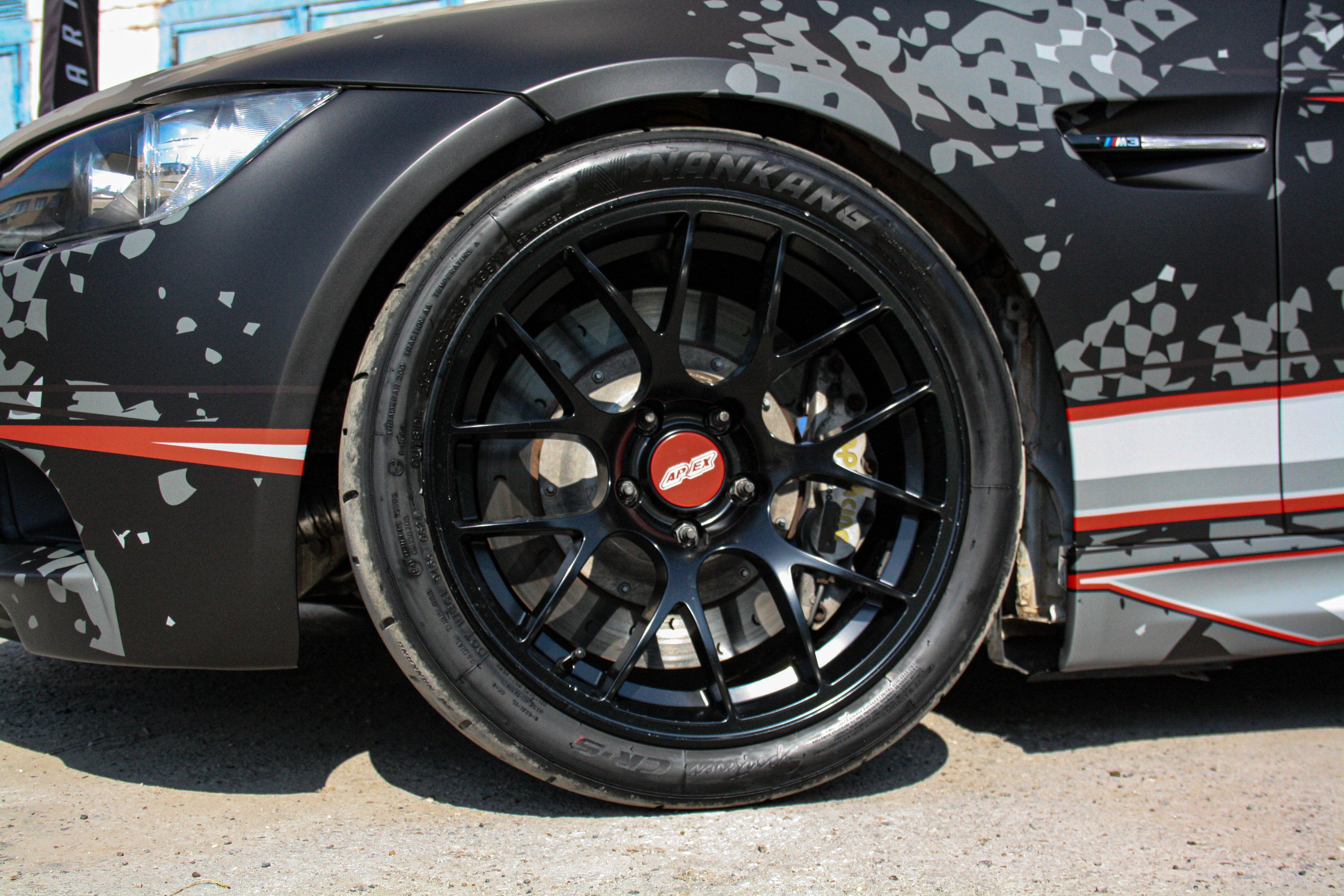 Винилография на BMW M3 E92. Студия дизайна и оклейки авто Barmaley Design