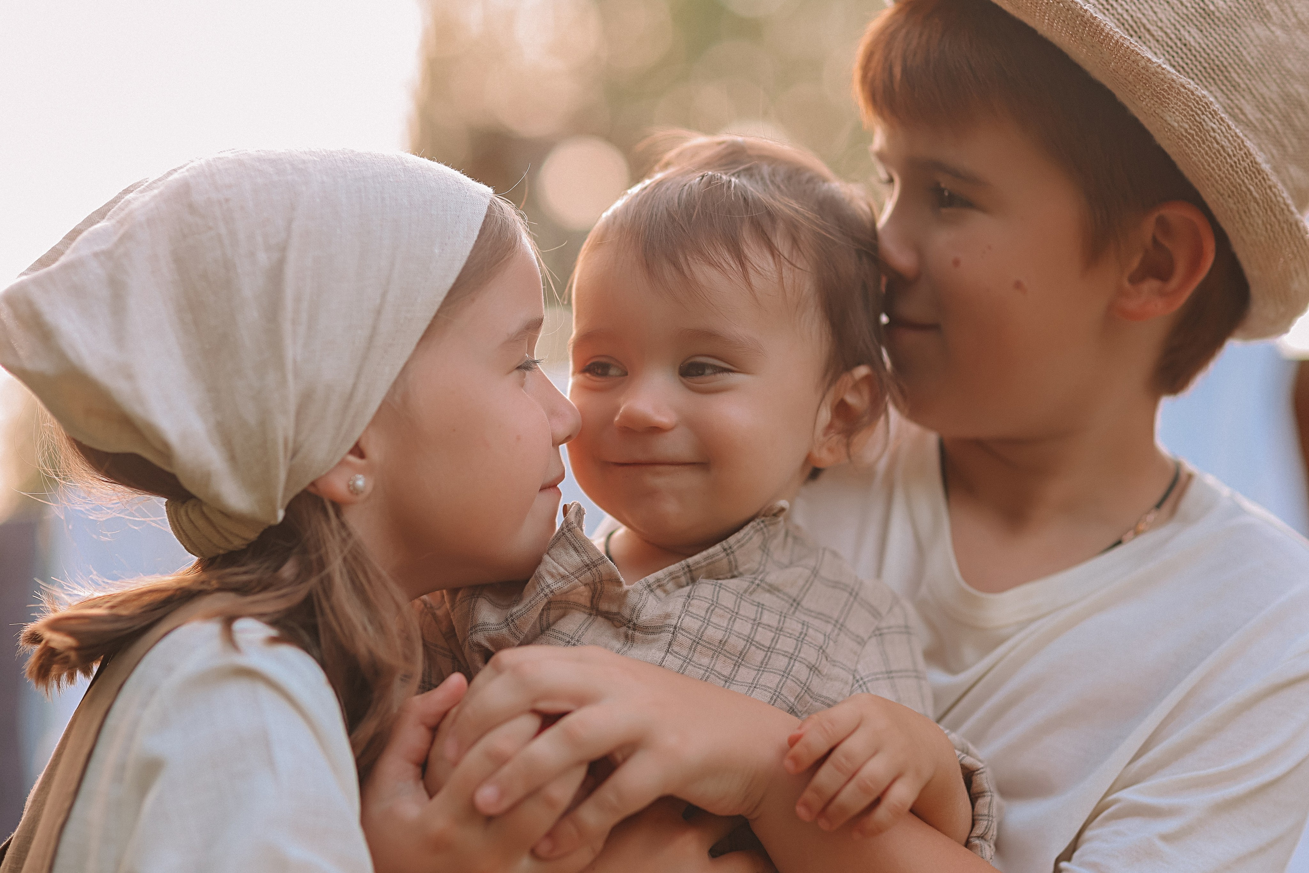 Стирка у дома. Семейный фотограф Тюмень, фотограф на роды Салмина Мария