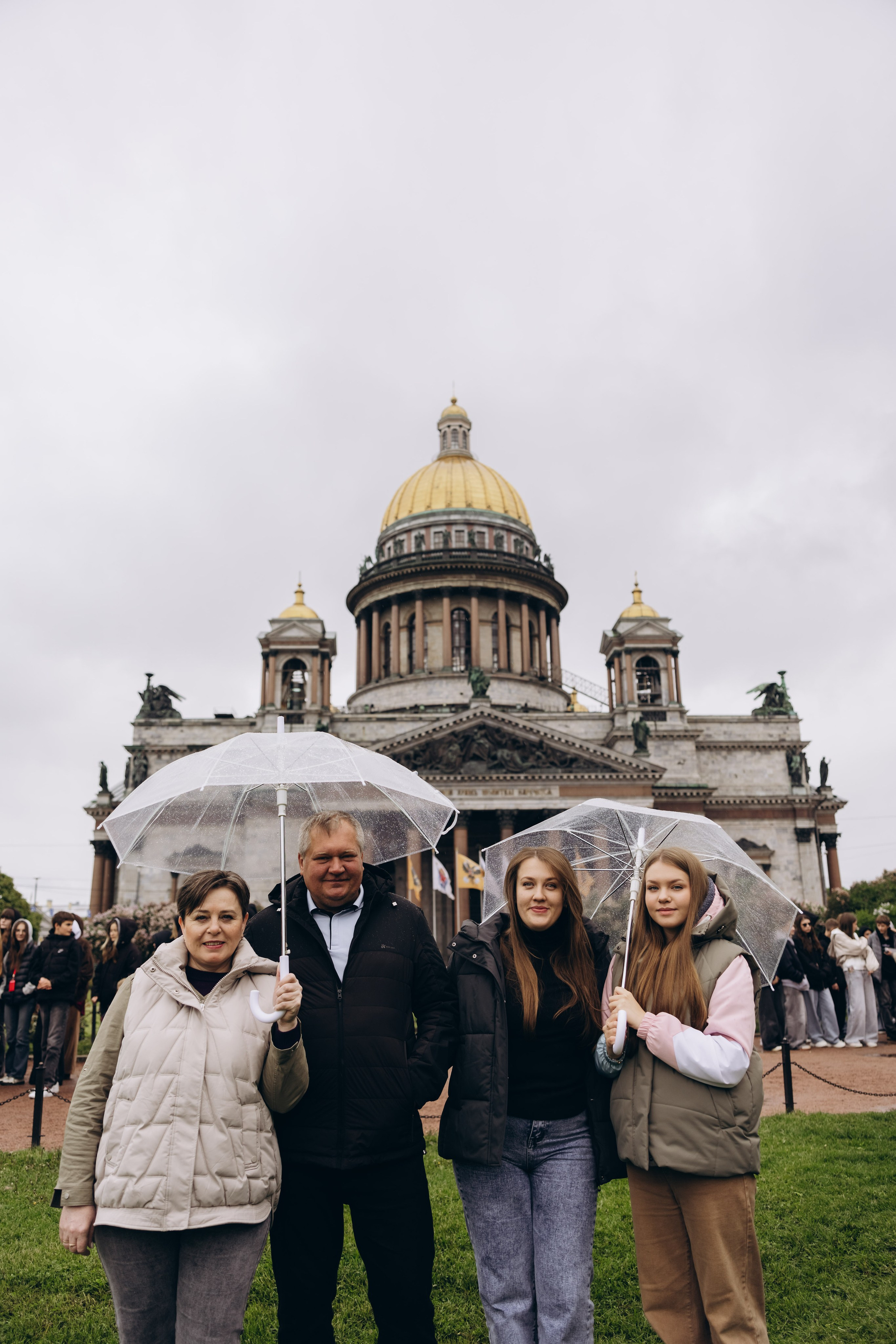Семейная фотосессия на Исаакиевском соборе. Семейный и свадебный фотограф в Санкт-Петербурге Екатерина Васильева