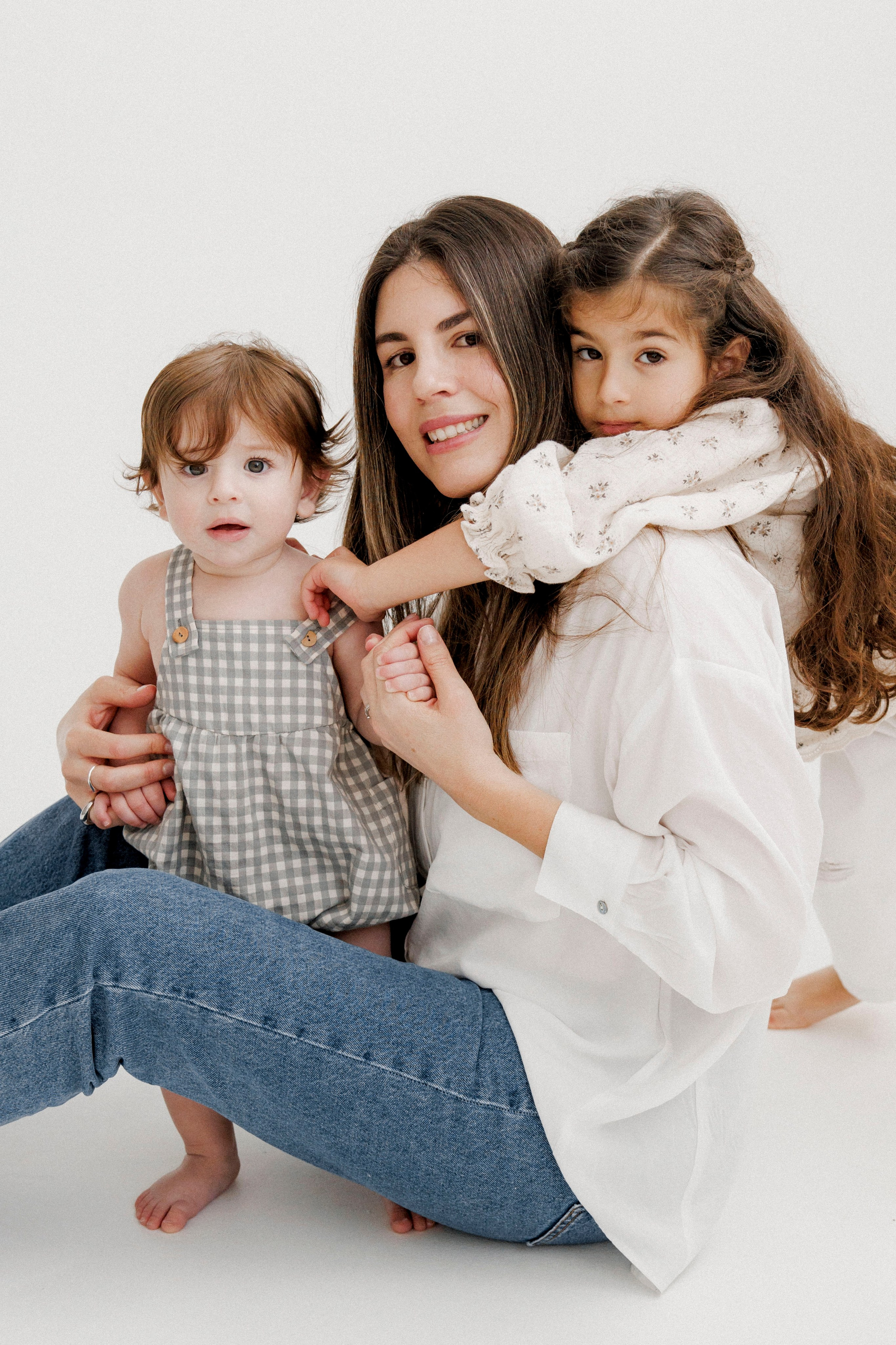 One year inside the White studio. Wedding and family photographer