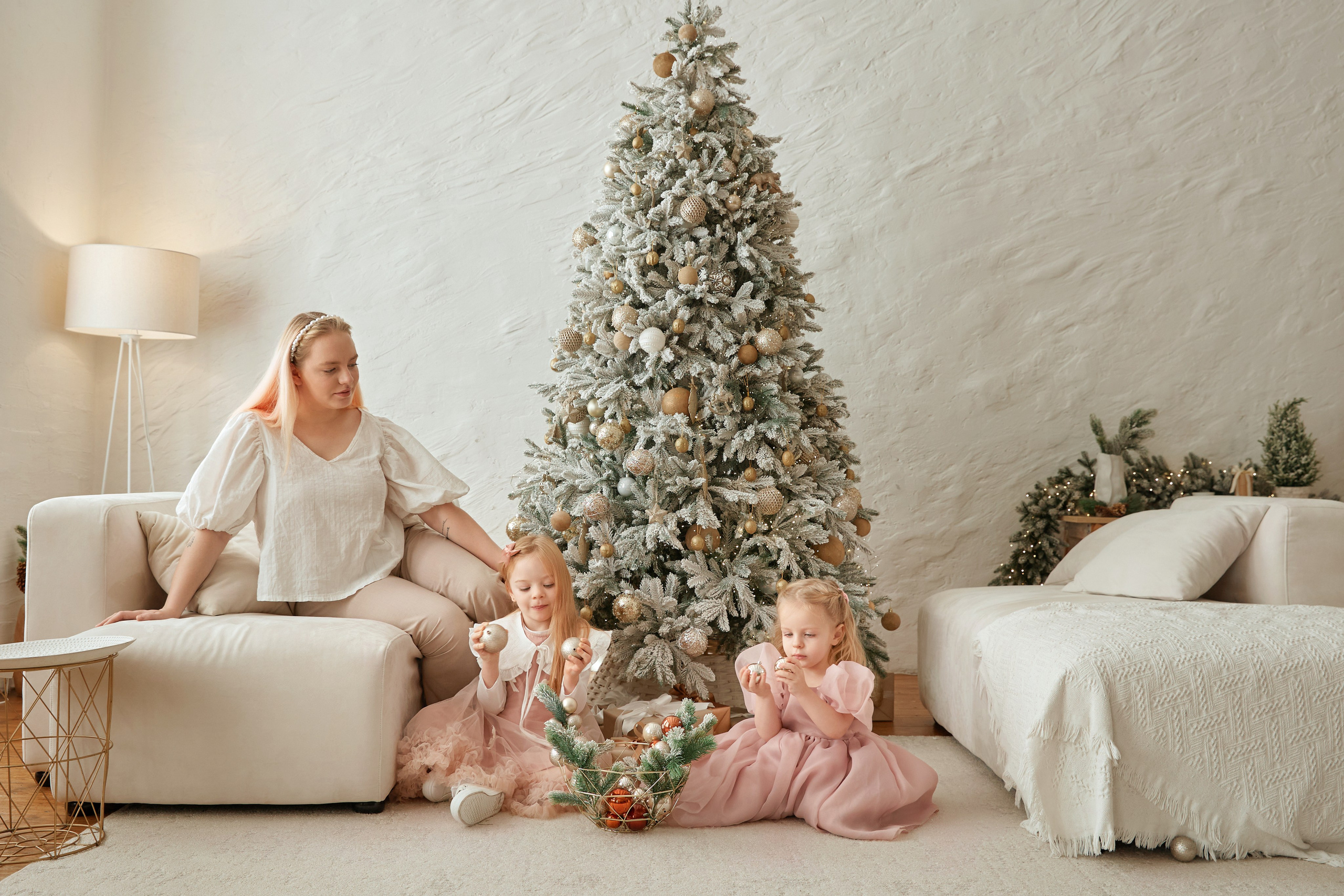 Полина с дочками. Фотограф женского портрета, беременности и материнства Харькова Елена