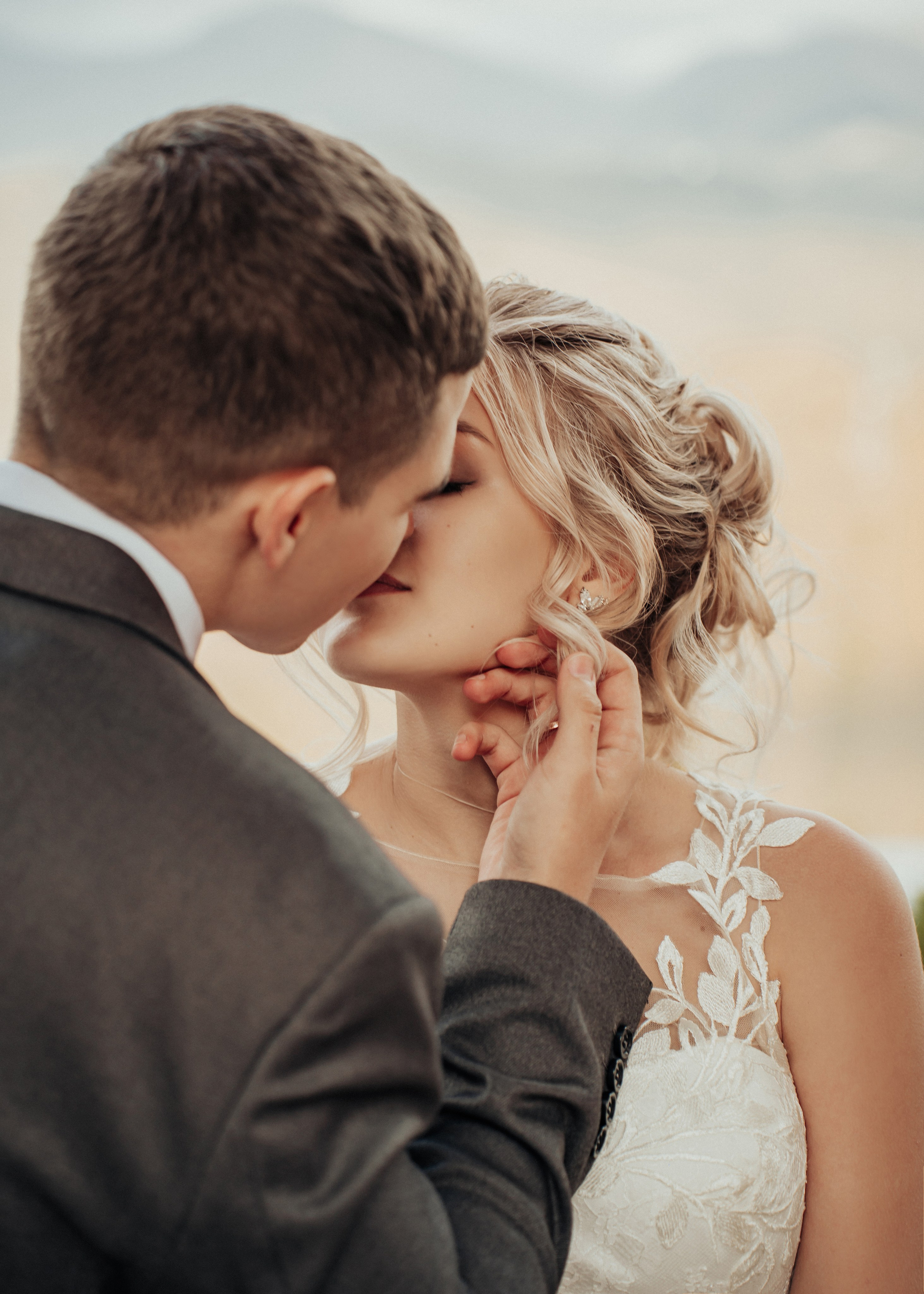 Свадебная фотосессия на море и в горах в Сочи. Алина Бернд — свадебный и индивидуальный фотограф в Сочи и Адлере