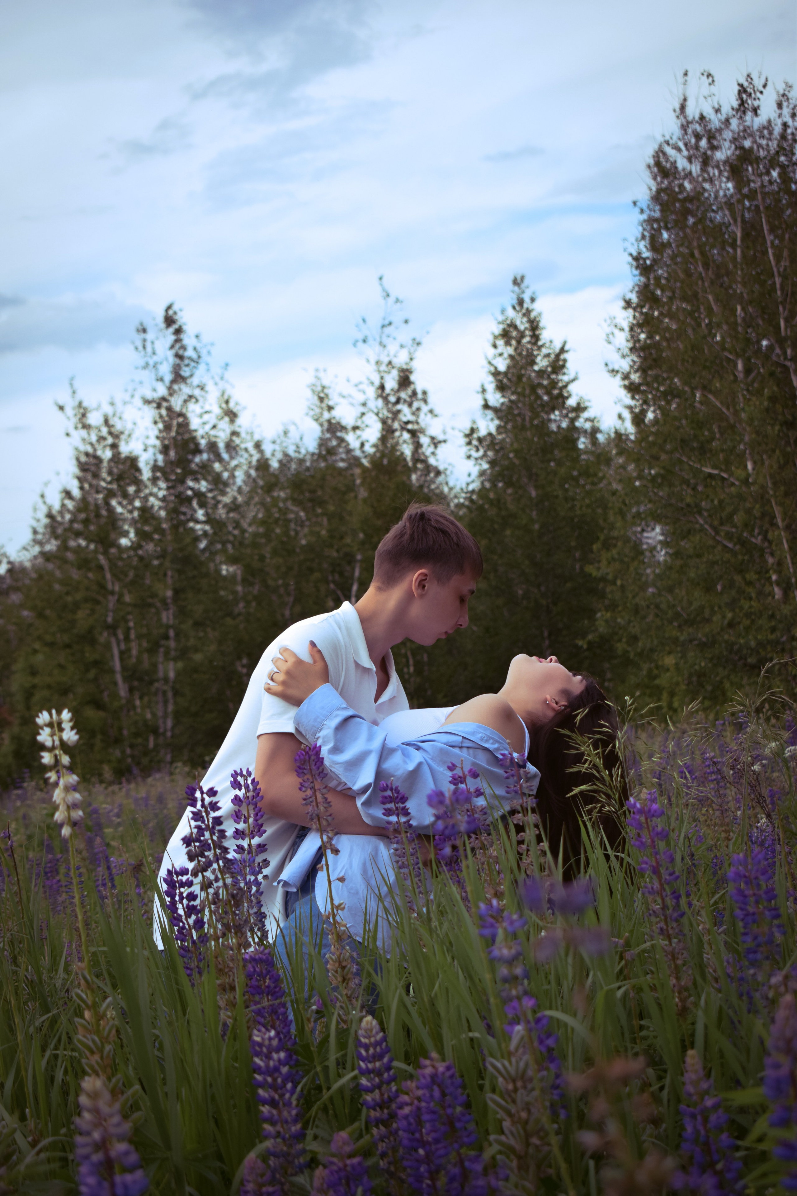 Сьемка в люпинах. Фотограф Москва