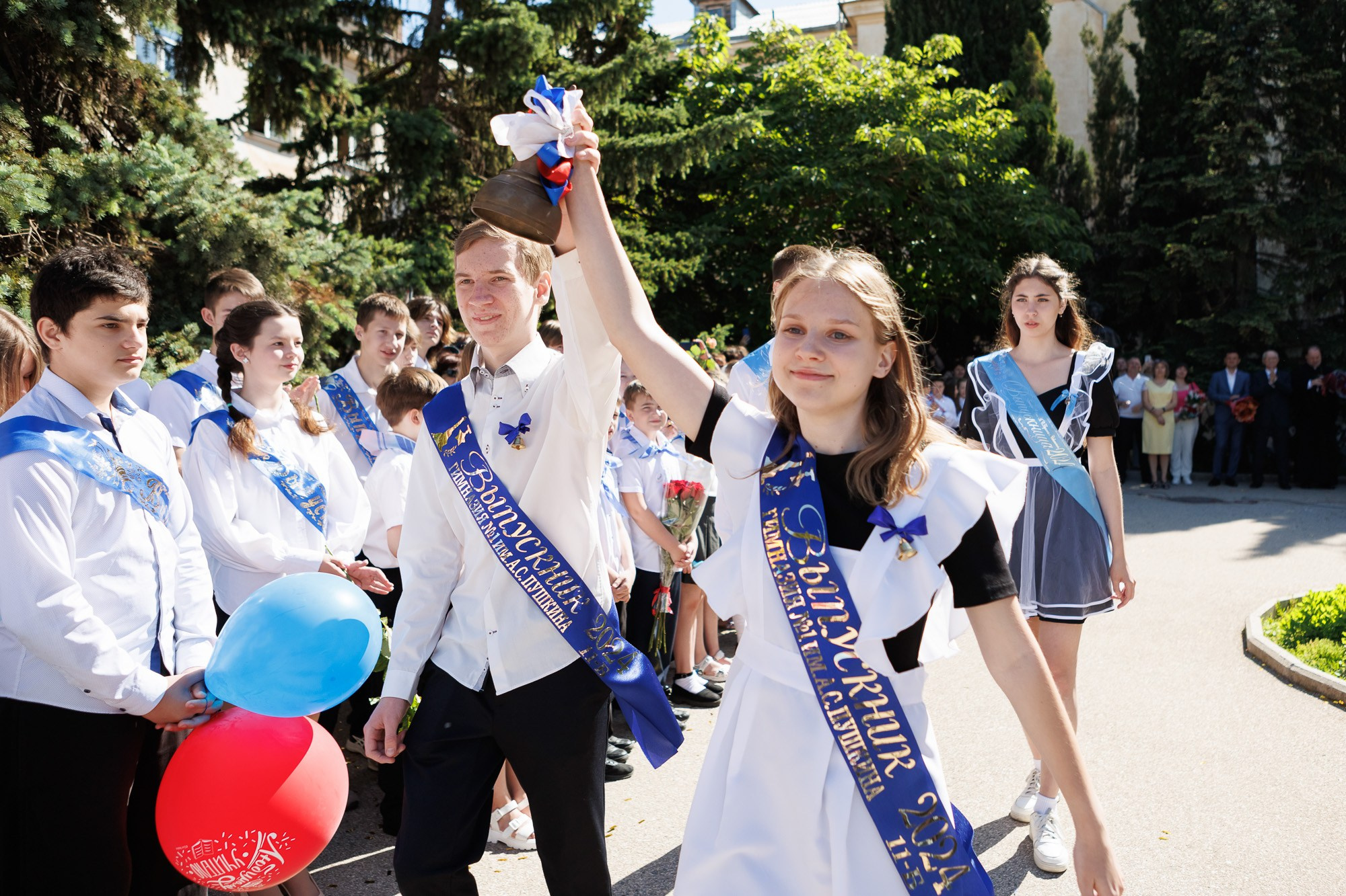 Последний звонок в Гимназии № 1, г. Севастополь. Свадебный фотограф, фотосъемка в Крыму, Севастополе, Симферополе, Ялте