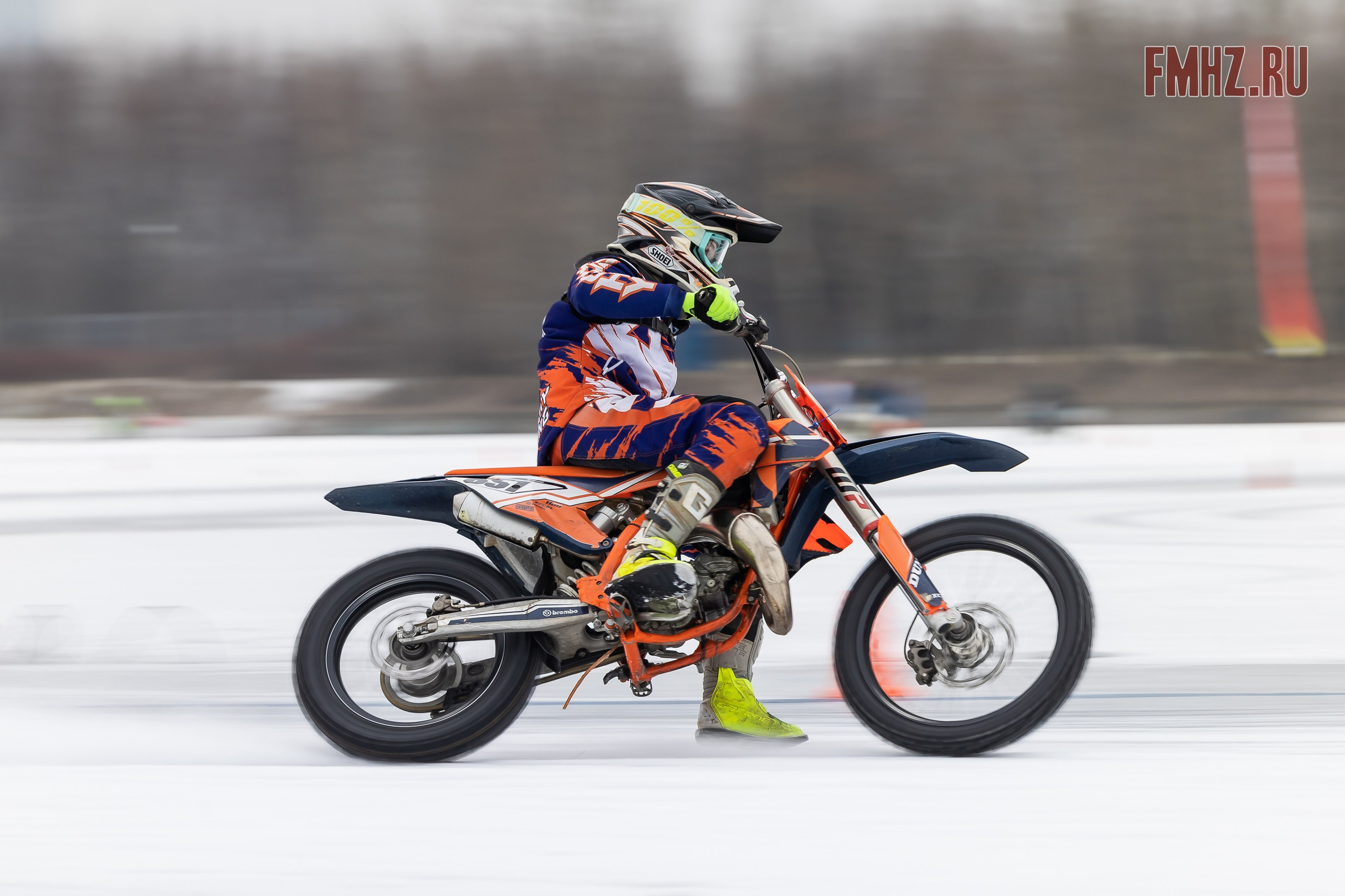 Первый этап Кубка МФР по мотокроссу на льду Большого Крылатского пруда в Москве. 8 февраля 2025 г. Фотограф Владимир Охрименко