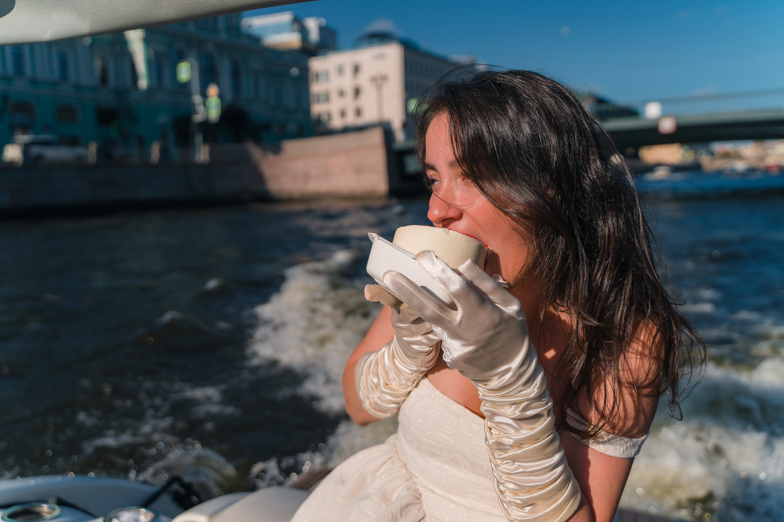 Фотосъемка девичника, встреча девушек, веселые женские портреты