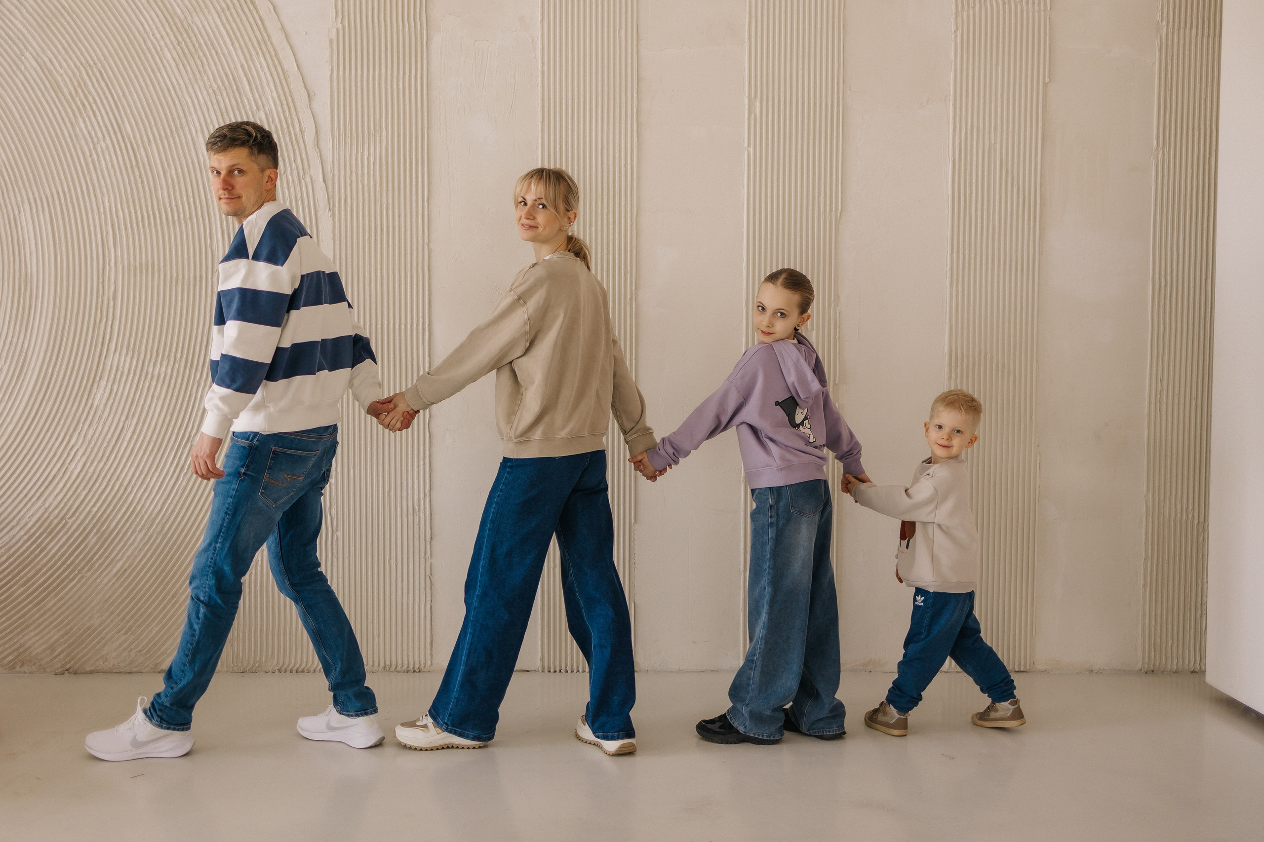 Семейная фотосессия в 2.8. СЕМЕЙНЫЙ ФОТОГРАФ В САРАТОВЕ