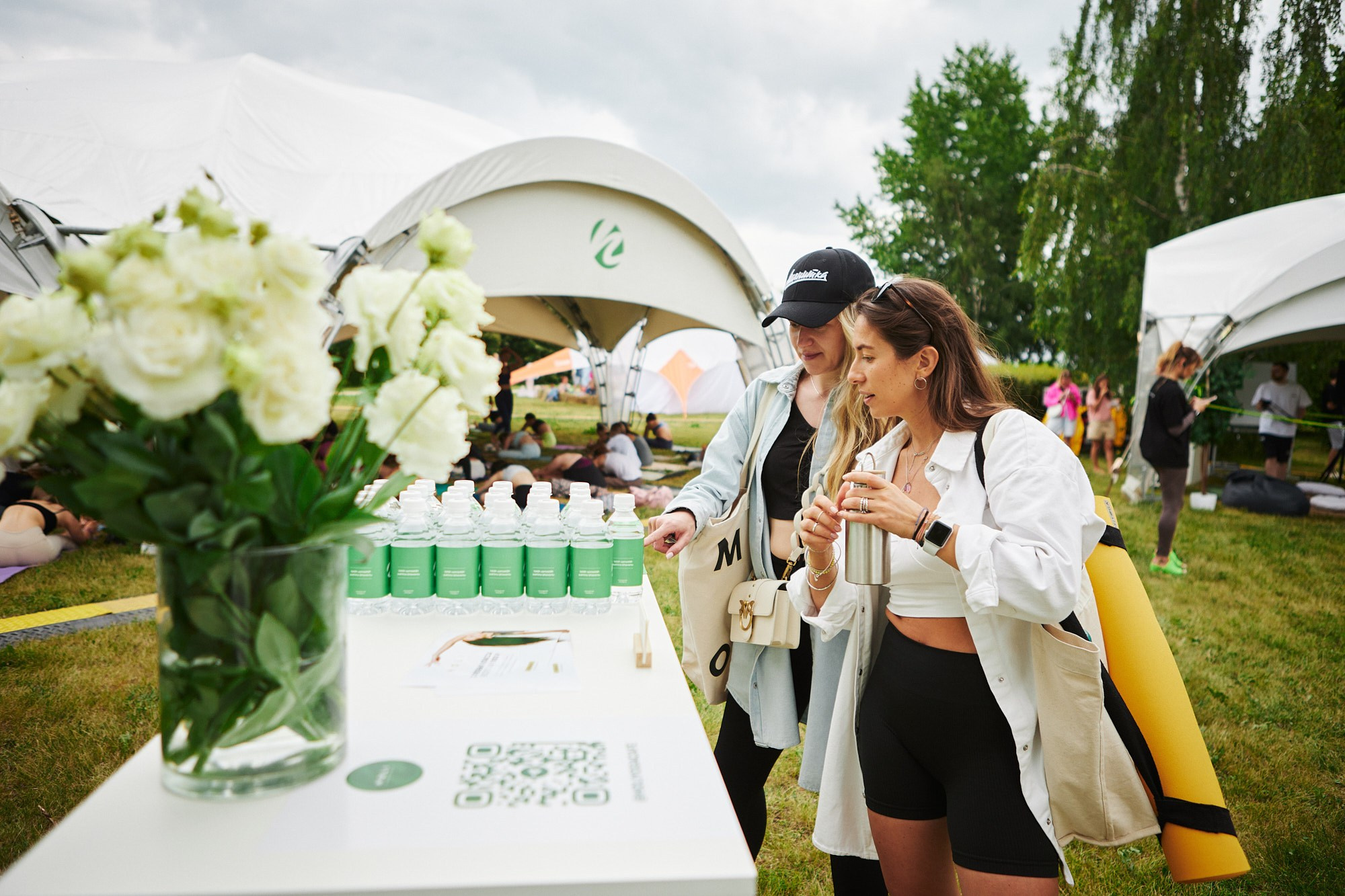 HOLI Yoga — репортажная съёмка фестиваля йоги в Москве. Репортажный фотограф в Москве — Дмитрий Тарасов | Съёмка мероприятий, концертов, корпоративов