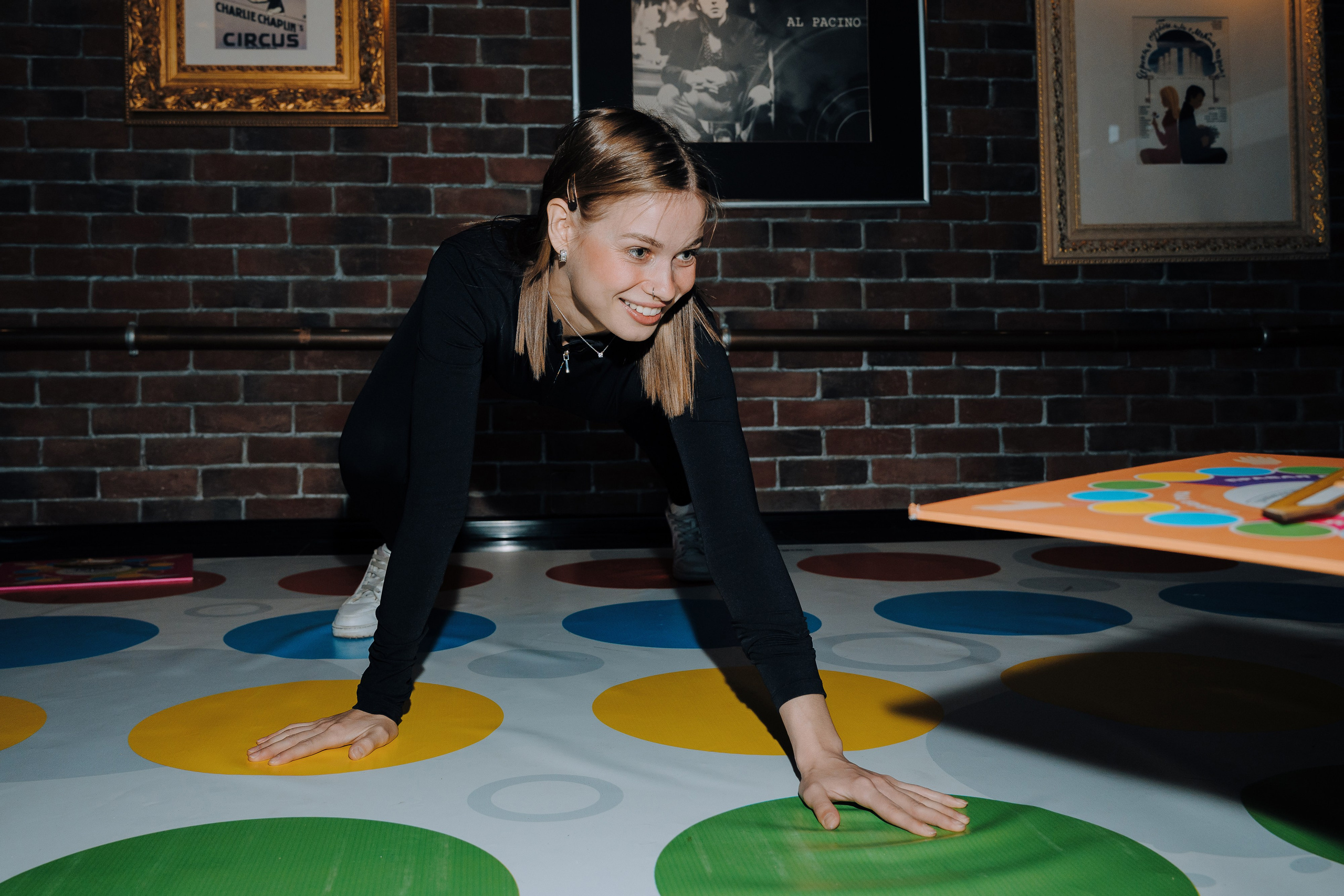 20 ЛЕТ МЕГАПОЛИС ЧЕЛЯБИНСК ХЕДЛАЙНЕР ЕЛКА. Репортажный фотограф Зуев Роман г. Челябинск