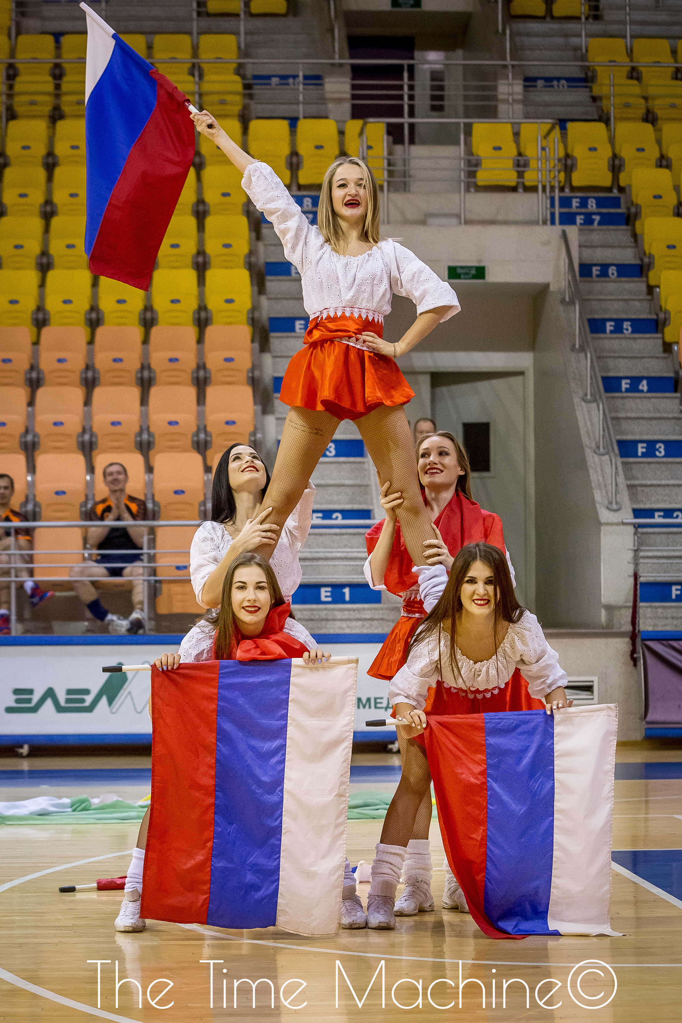 ПОЛДЭНС И ГИМНАСТИКА. Фотограф для маркетплейсов Михаил Бове