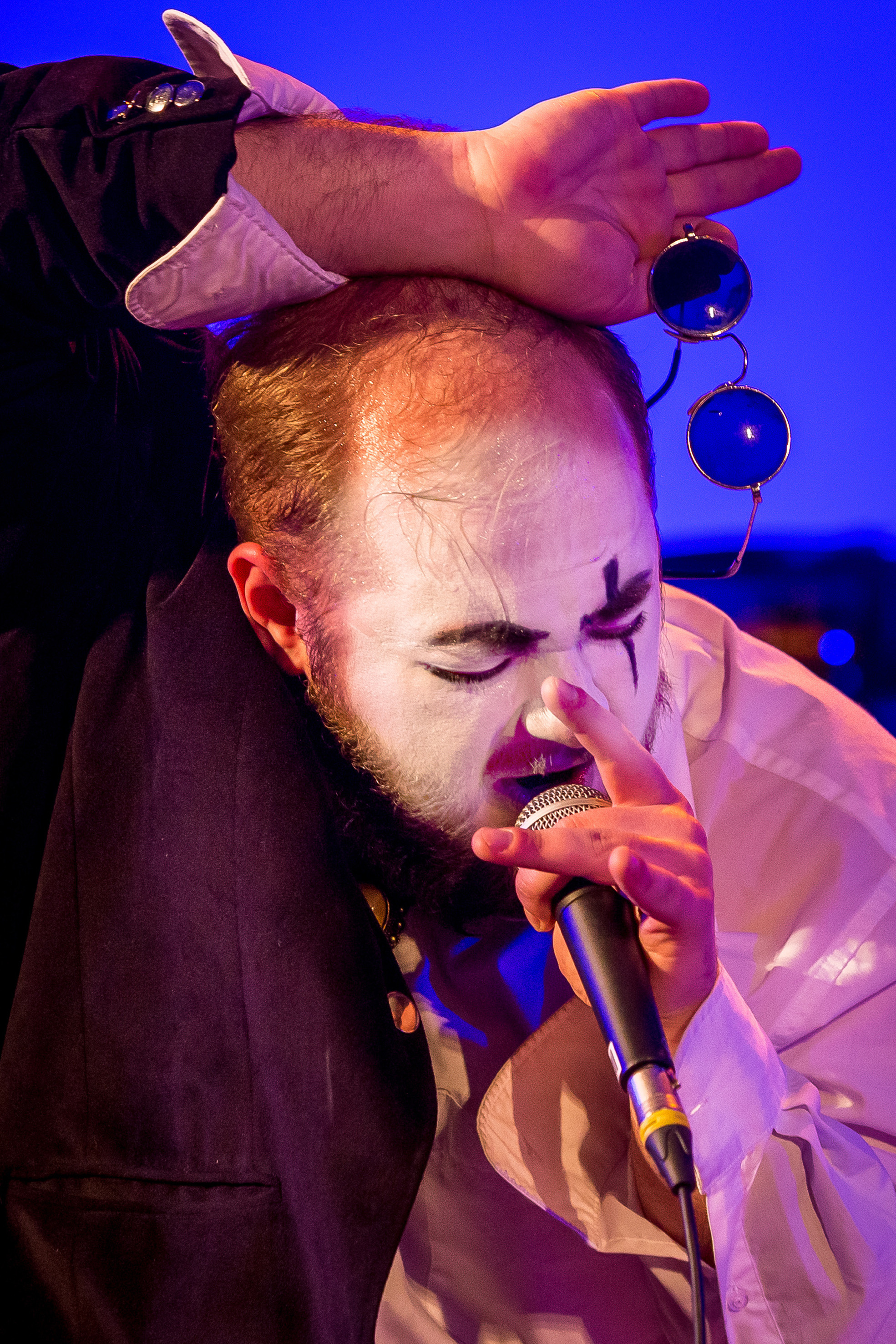 КОНЦЕРТ. Фотограф для маркетплейсов Михаил Бове