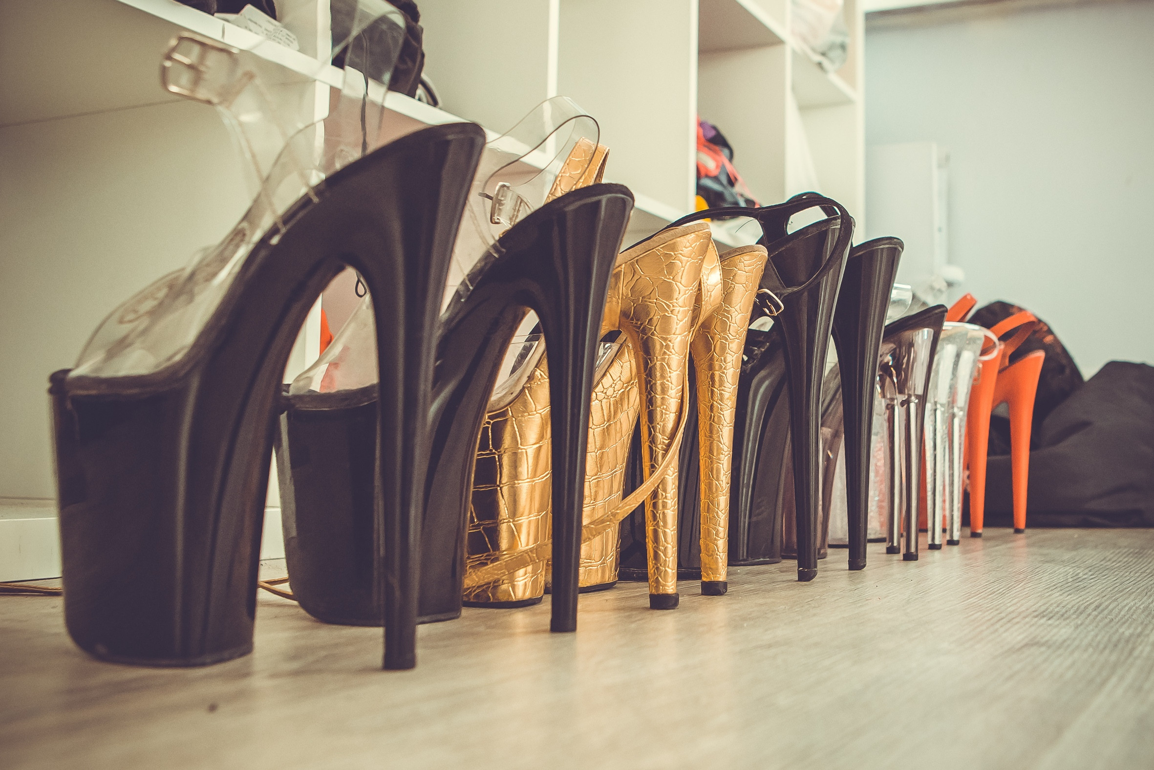 ПОЛДЭНС И ГИМНАСТИКА. Фотограф для маркетплейсов Михаил Бове