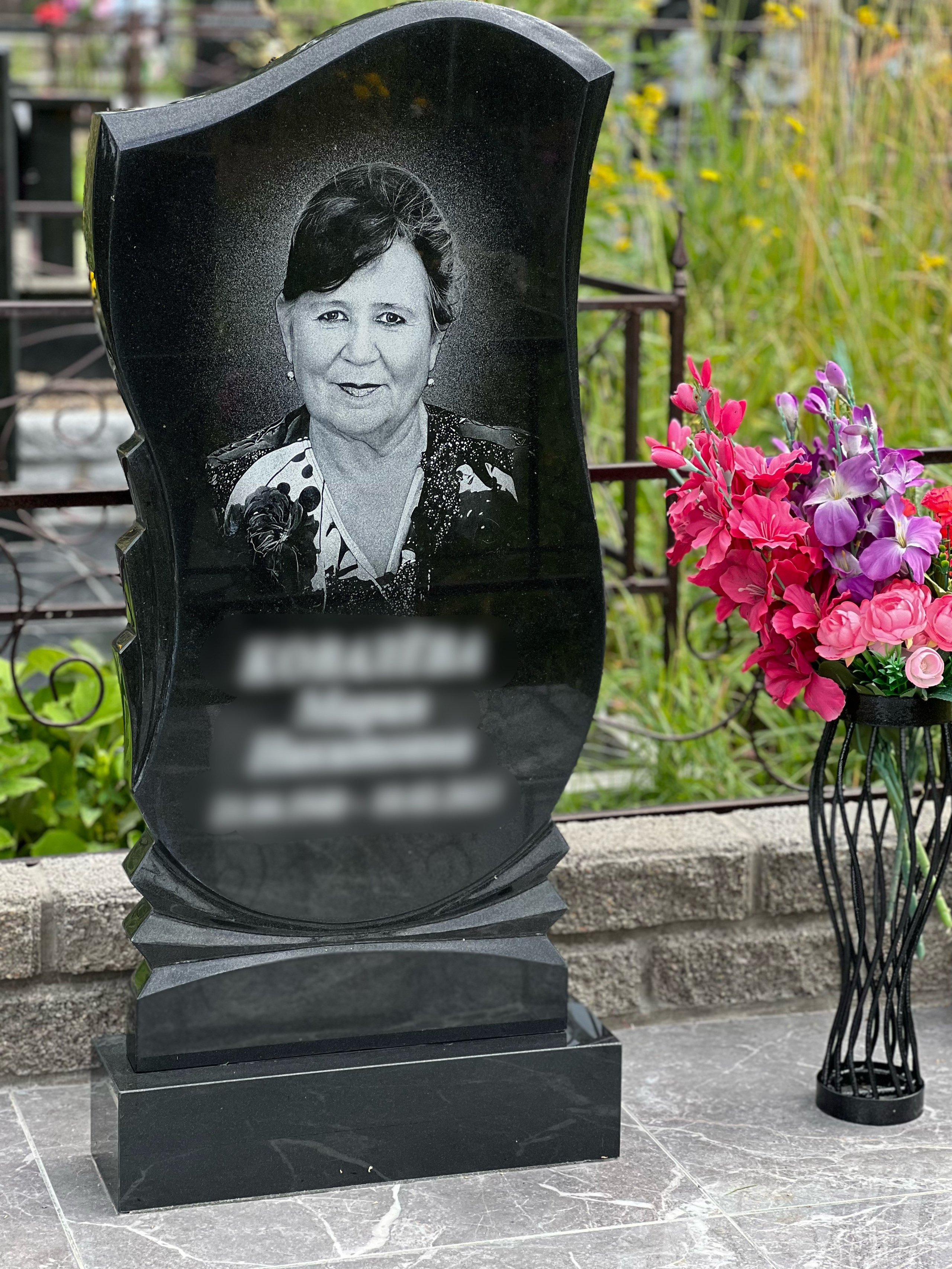 Гравировка от наших художников. ГРАНИТ26 Ритуальные услуги Железногорск. Благоустройство могил, продажа памятников