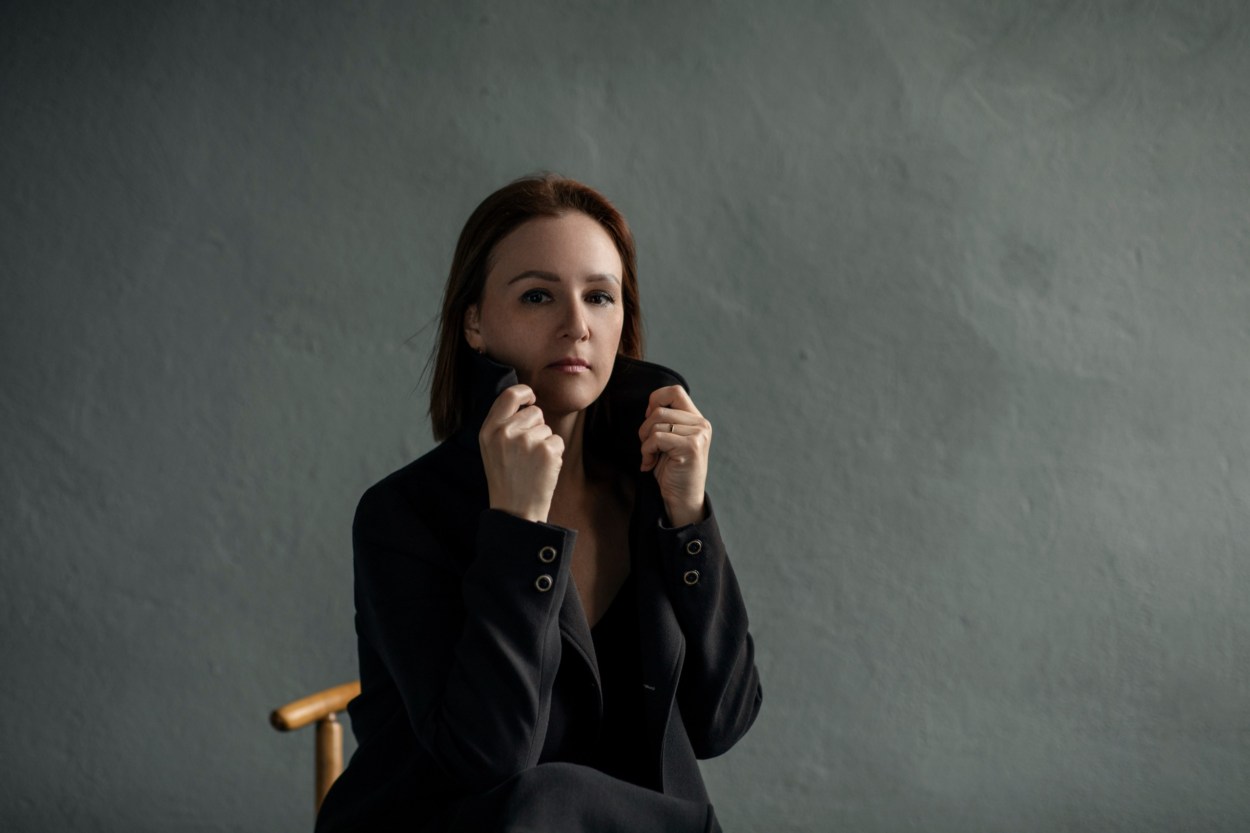 Чёрное пальто/фотодень. Фотограф в Санкт-Петербурге