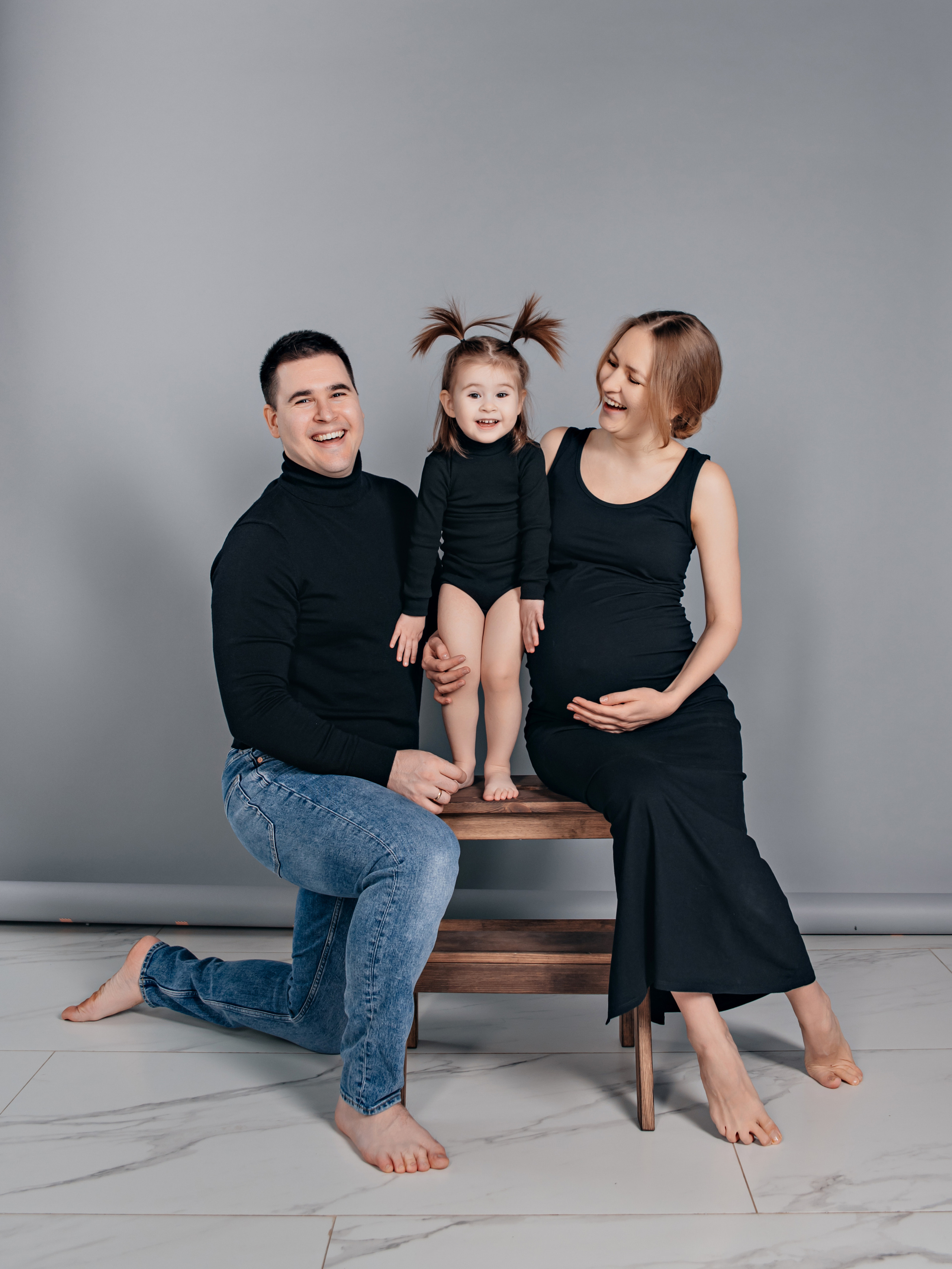 Семейная фотосессия в студии. Фотограф Москва
