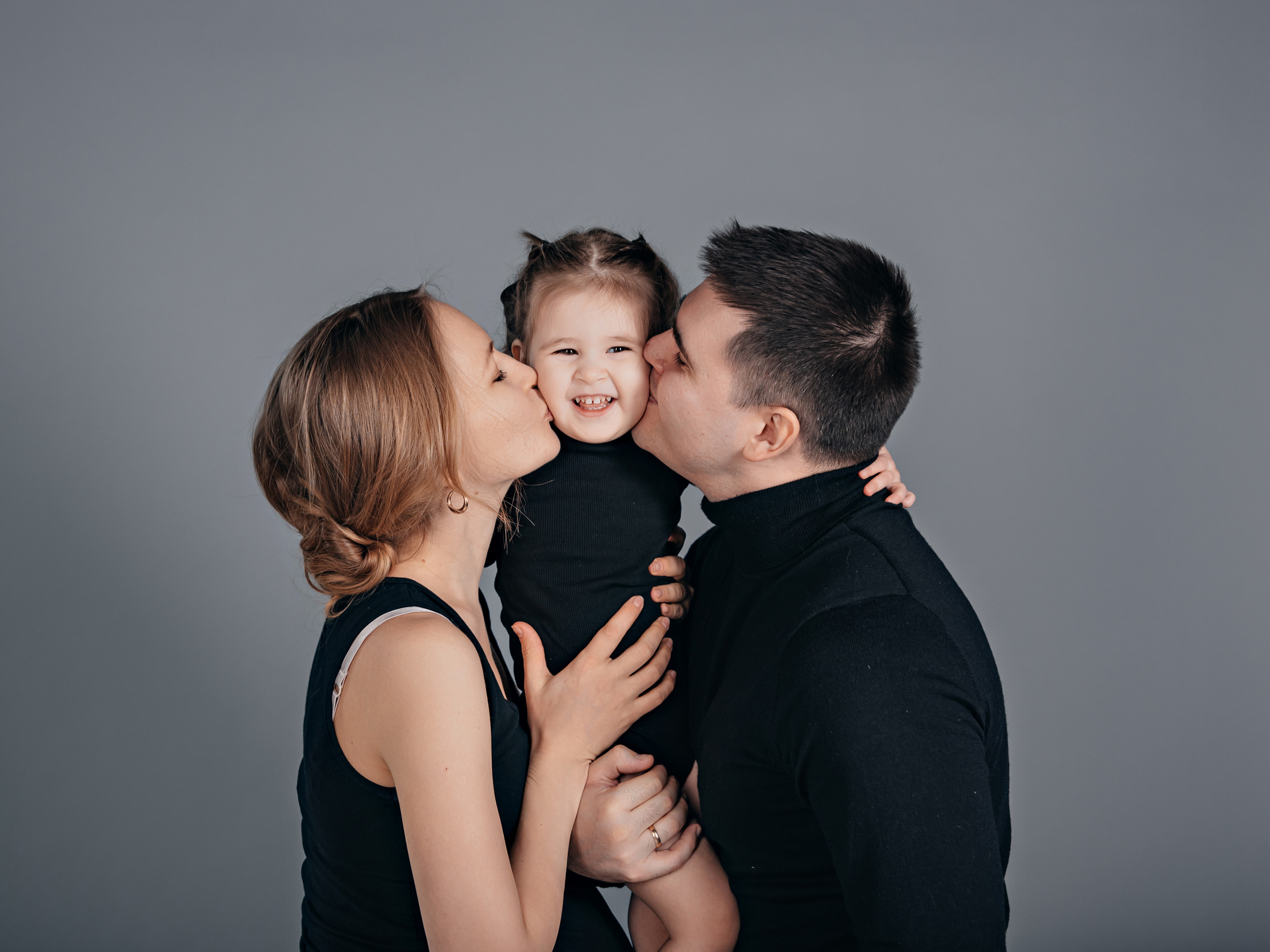 Семейная фотосессия в студии. Фотограф Москва