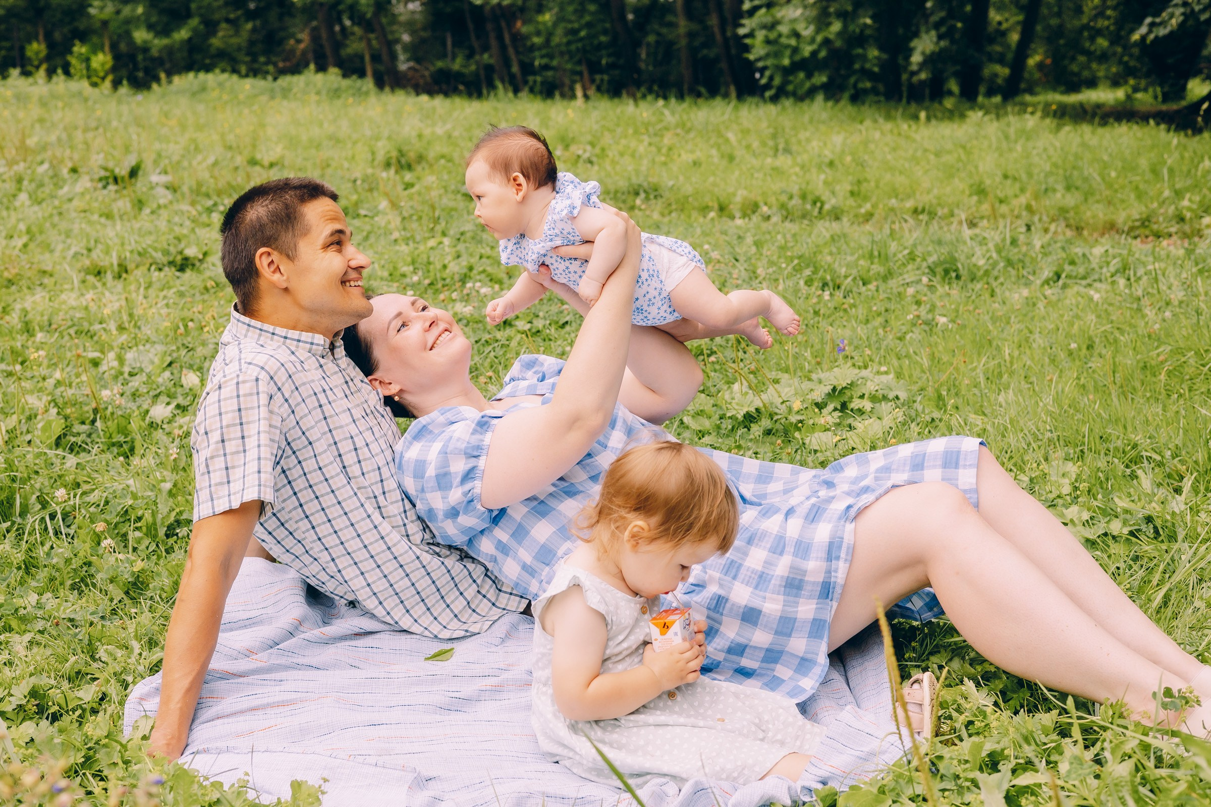 Семейная фотосессия на природе. Семейный Фотограф в Москве Евгения Симоненко