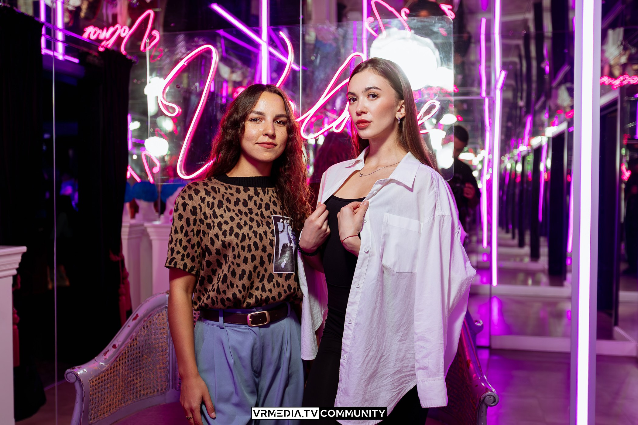 Караоке-бар «Volna»: Friends day или день дружбана