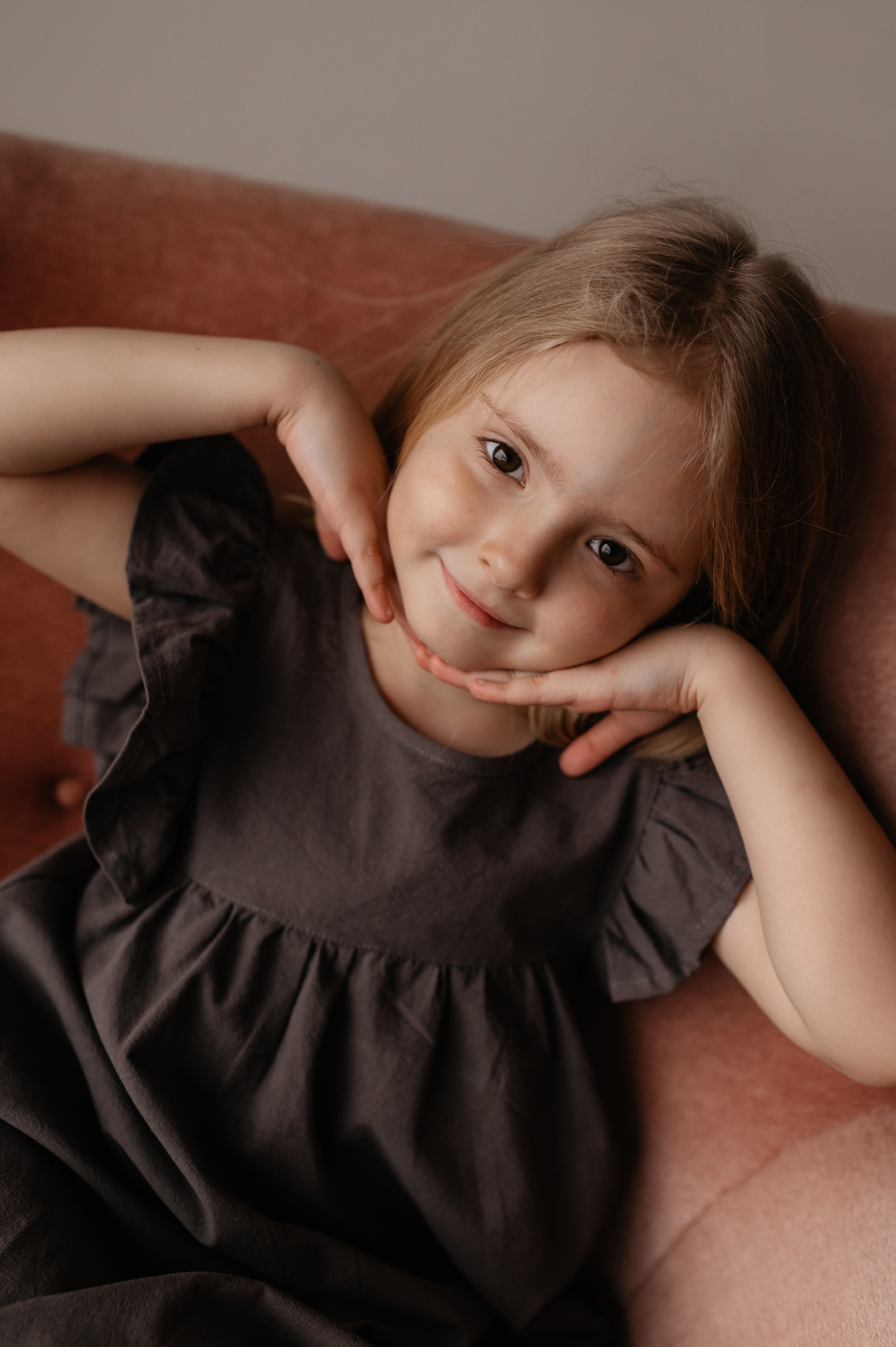 В минималистичной студии. Главная