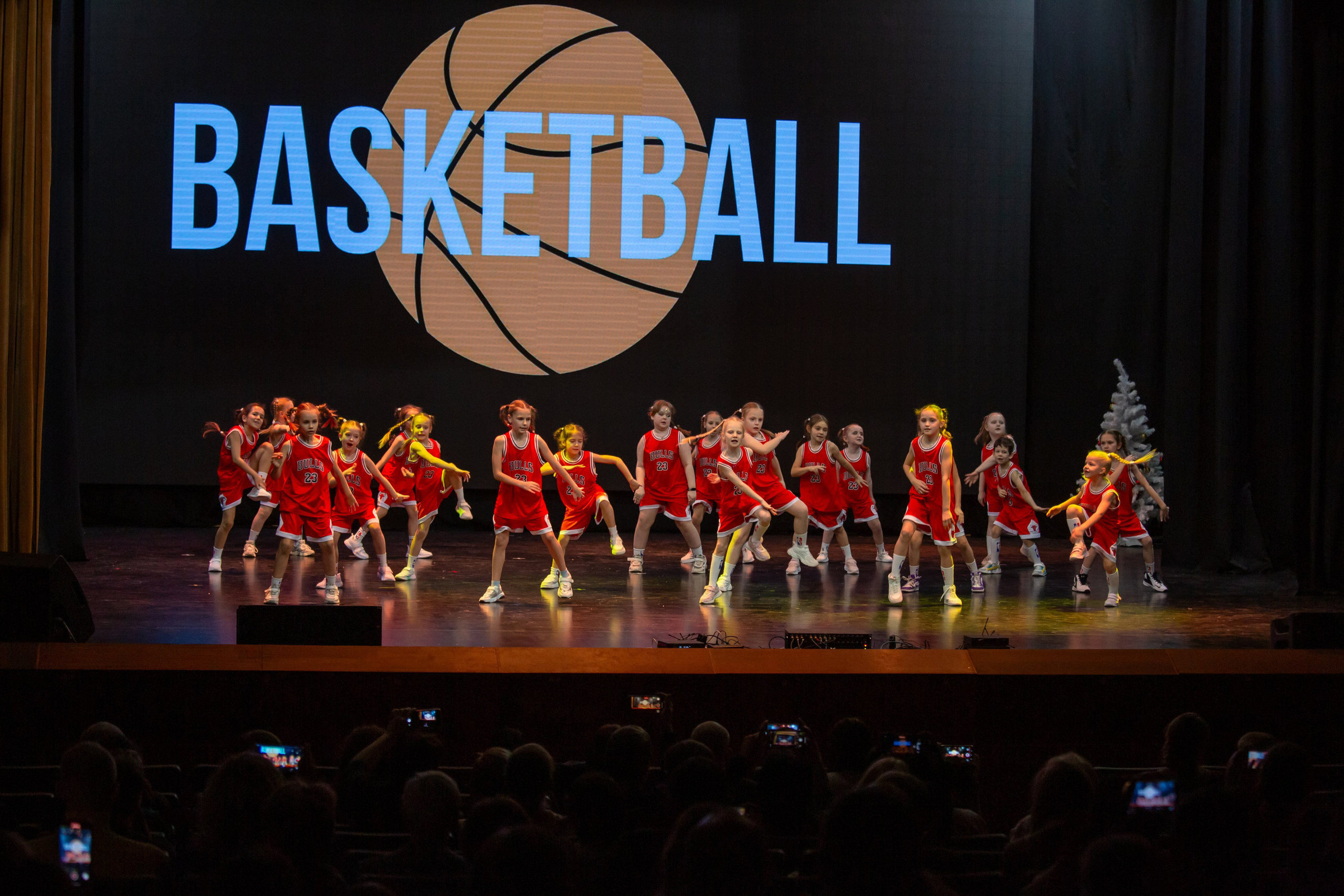 Концерт детской танцевальной школы. Репортажный, семейный, свадебный, портретный фотограф