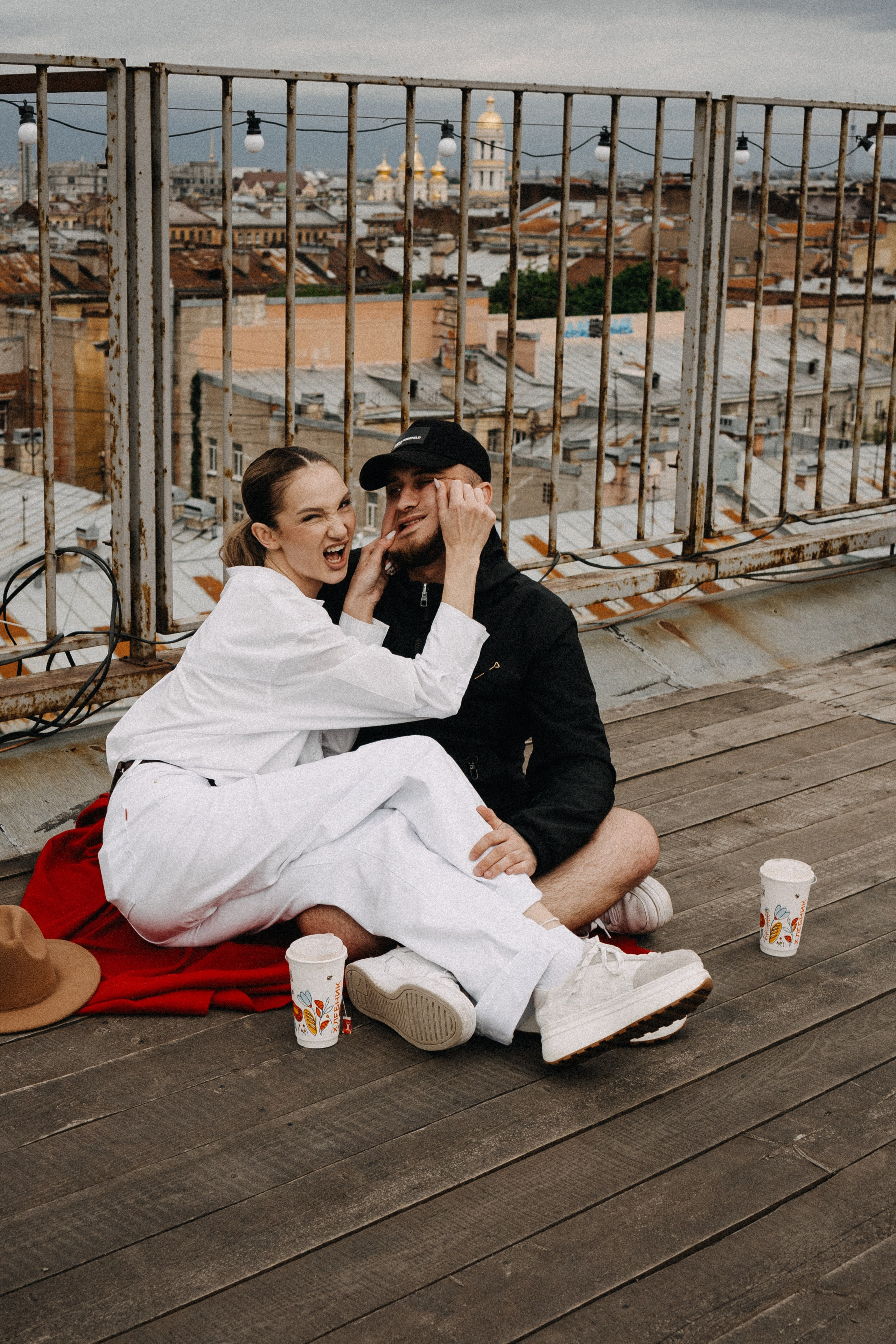 МЫ ГУЛЯЛИ ПРО КРЫШАМ ПИТЕРА. Профессиональный фотограф, Санкт-Петербург — Виктория Богомолова