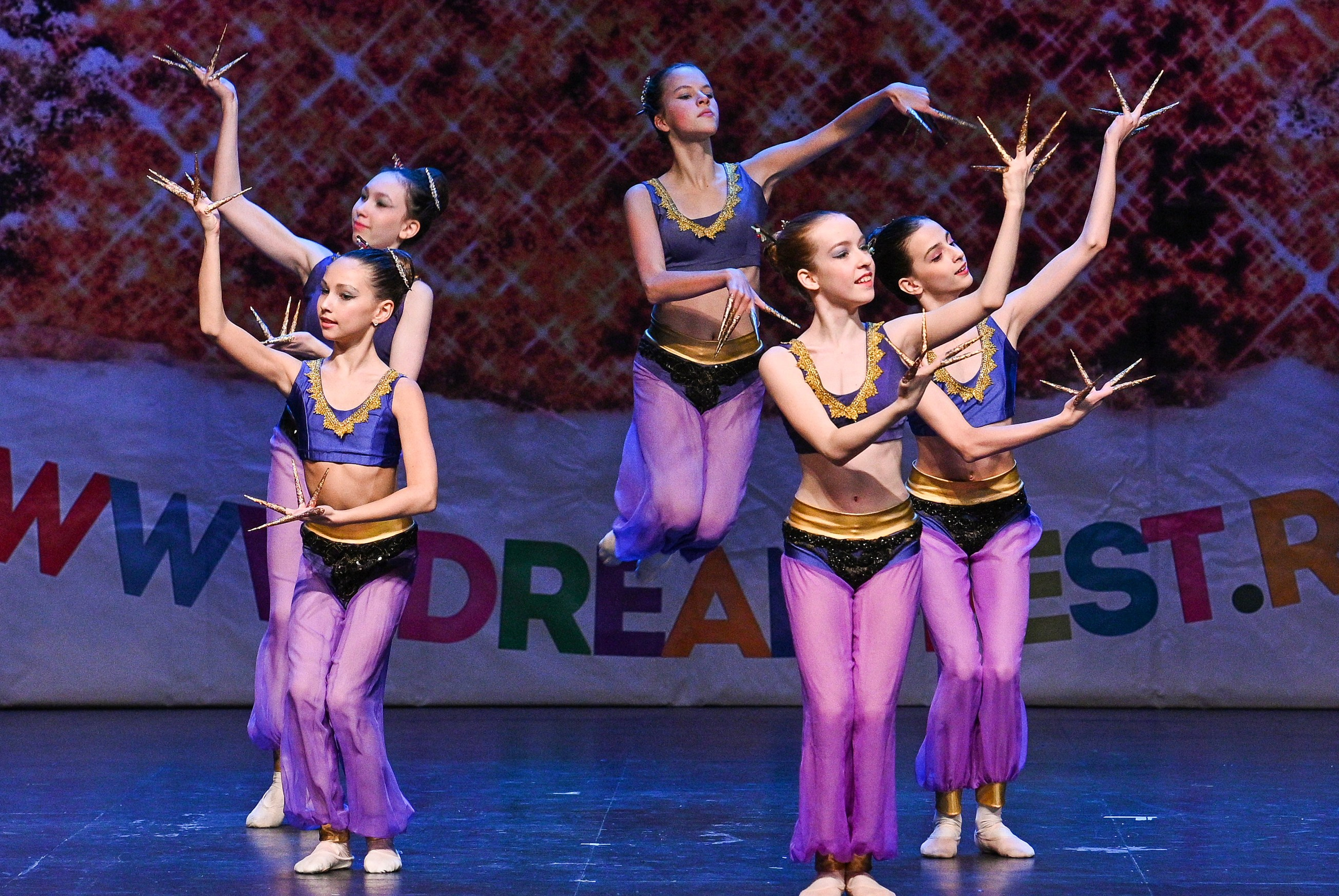 14.11.2024 «Новогодний Звездопад Талантов» Фестивальное движение «Шаг к мечте» г. Москва. Медиастудия Фото Концепт