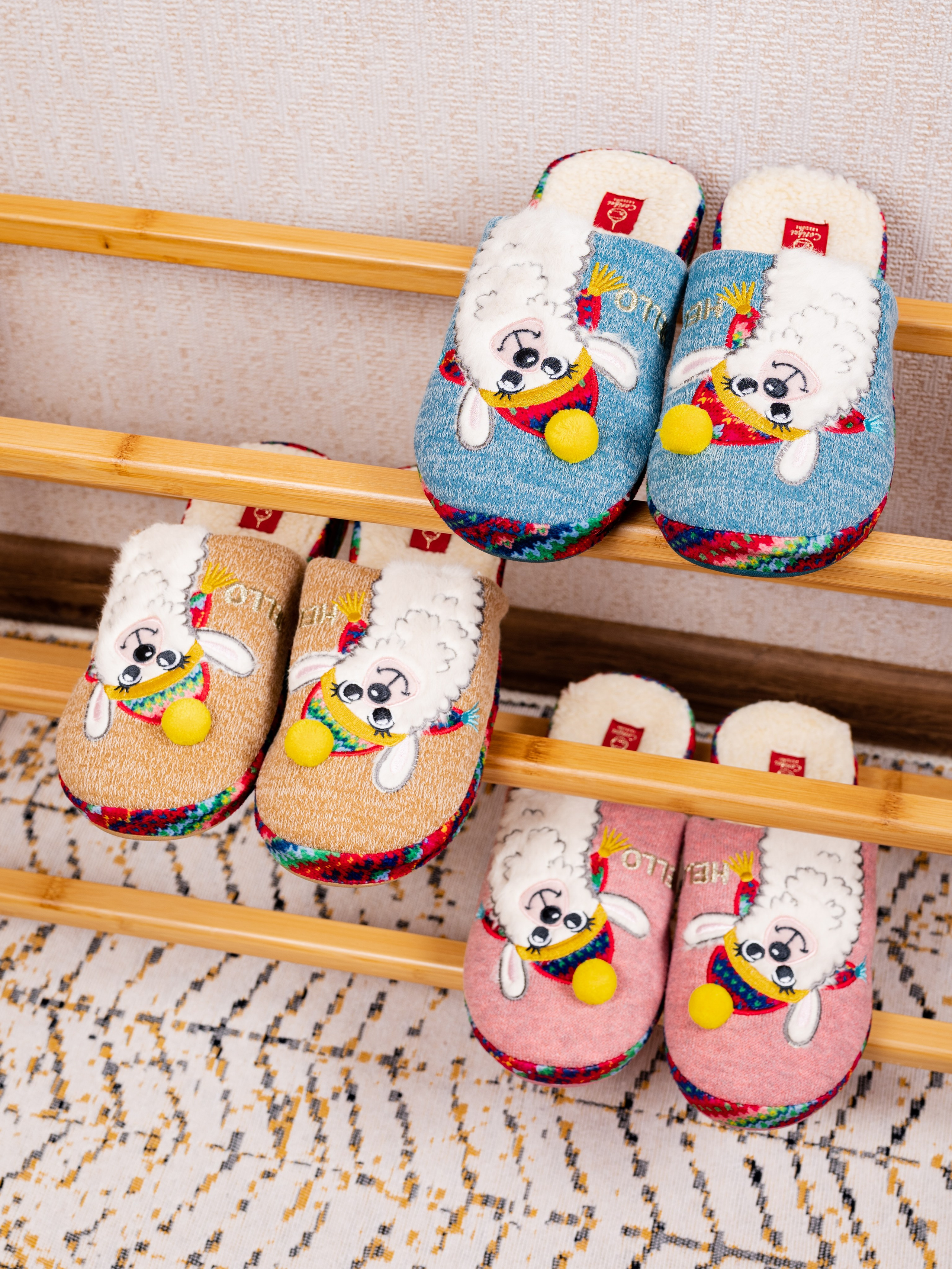 Тапочки. Предметный фотограф, фото для маркетплейсов Пятигорск, КМВ