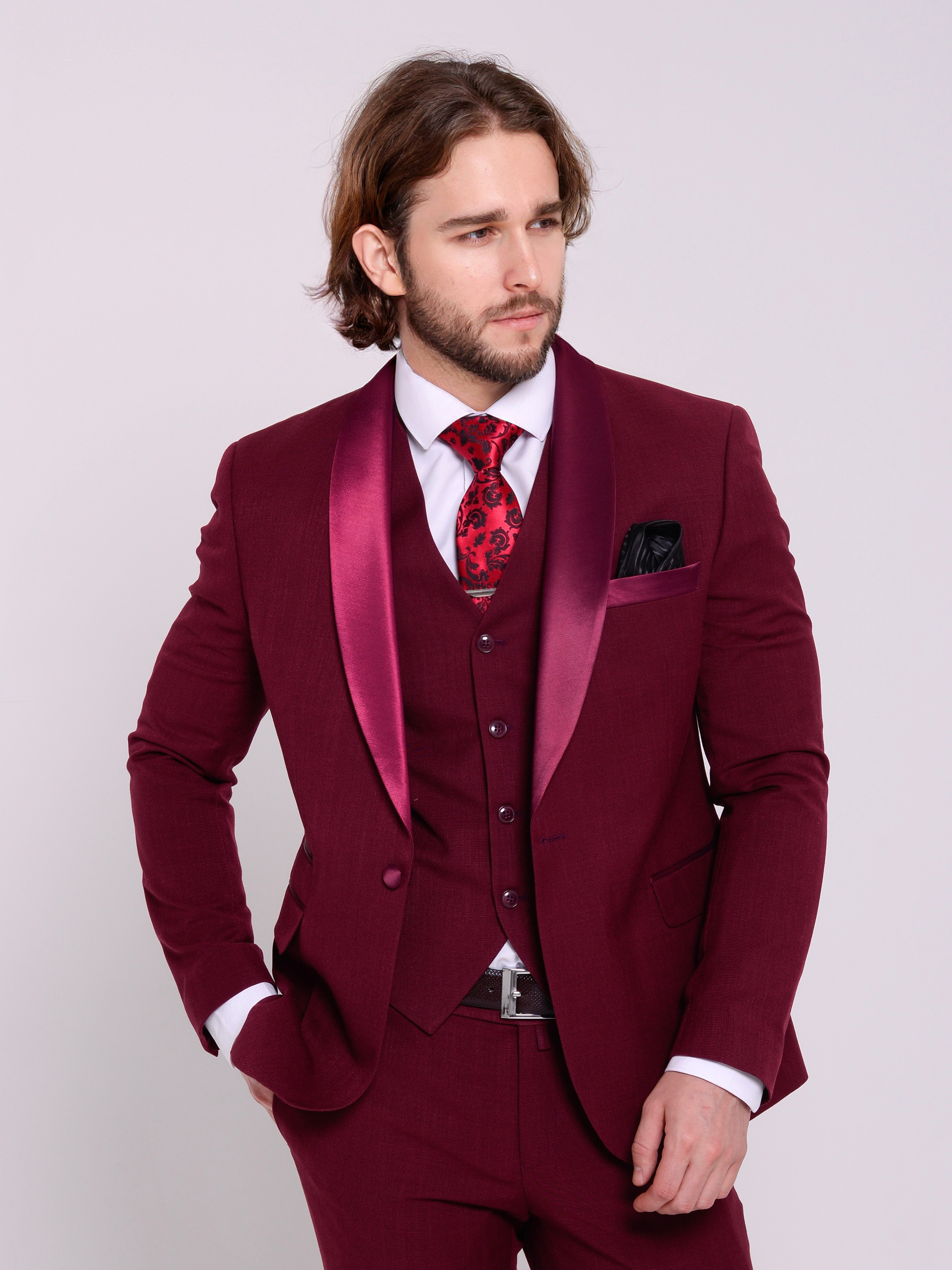 Модельная съемка на циклораме для маркетплейсов. ТМ Продакшн — Съемка для маркетплейсов в Москве