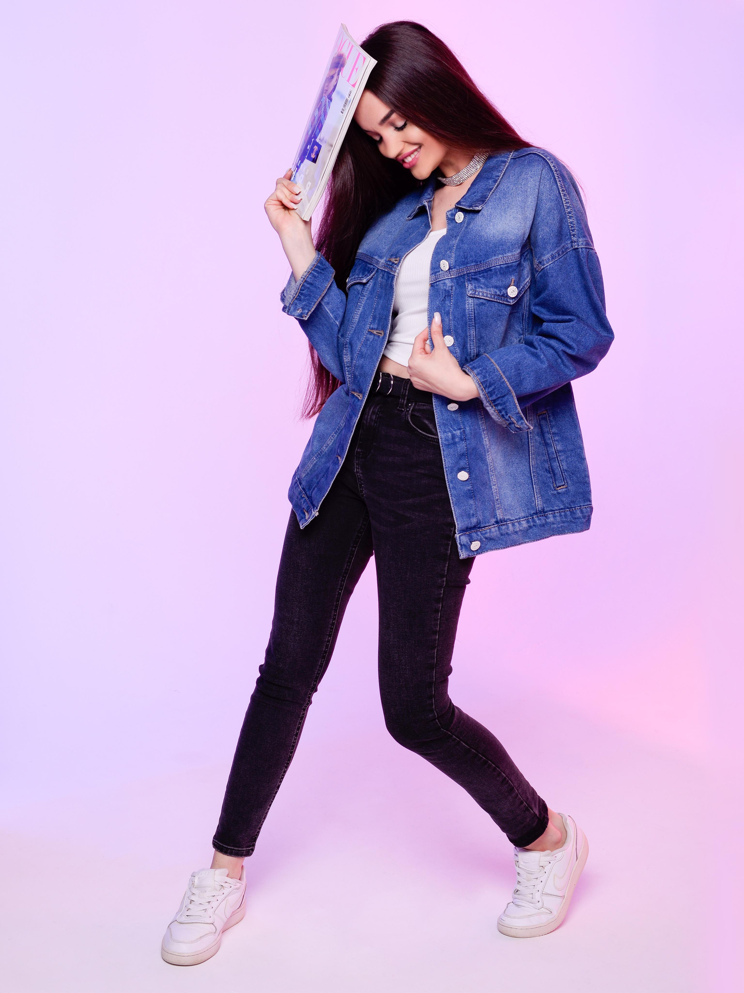 Модельная съемка на циклораме для маркетплейсов. ТМ Продакшн — Съемка для маркетплейсов в Москве