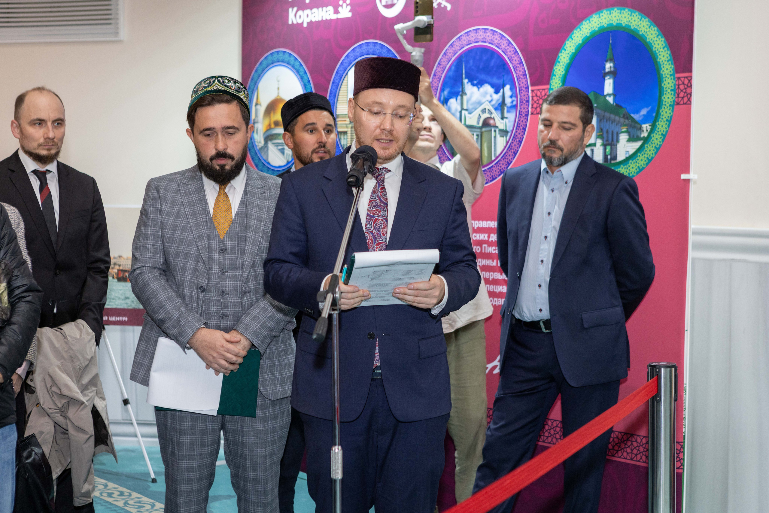Открытие выставки Мир Корана. Рекламный, предметный, репортажный, семейный фотограф и художник в Москве
