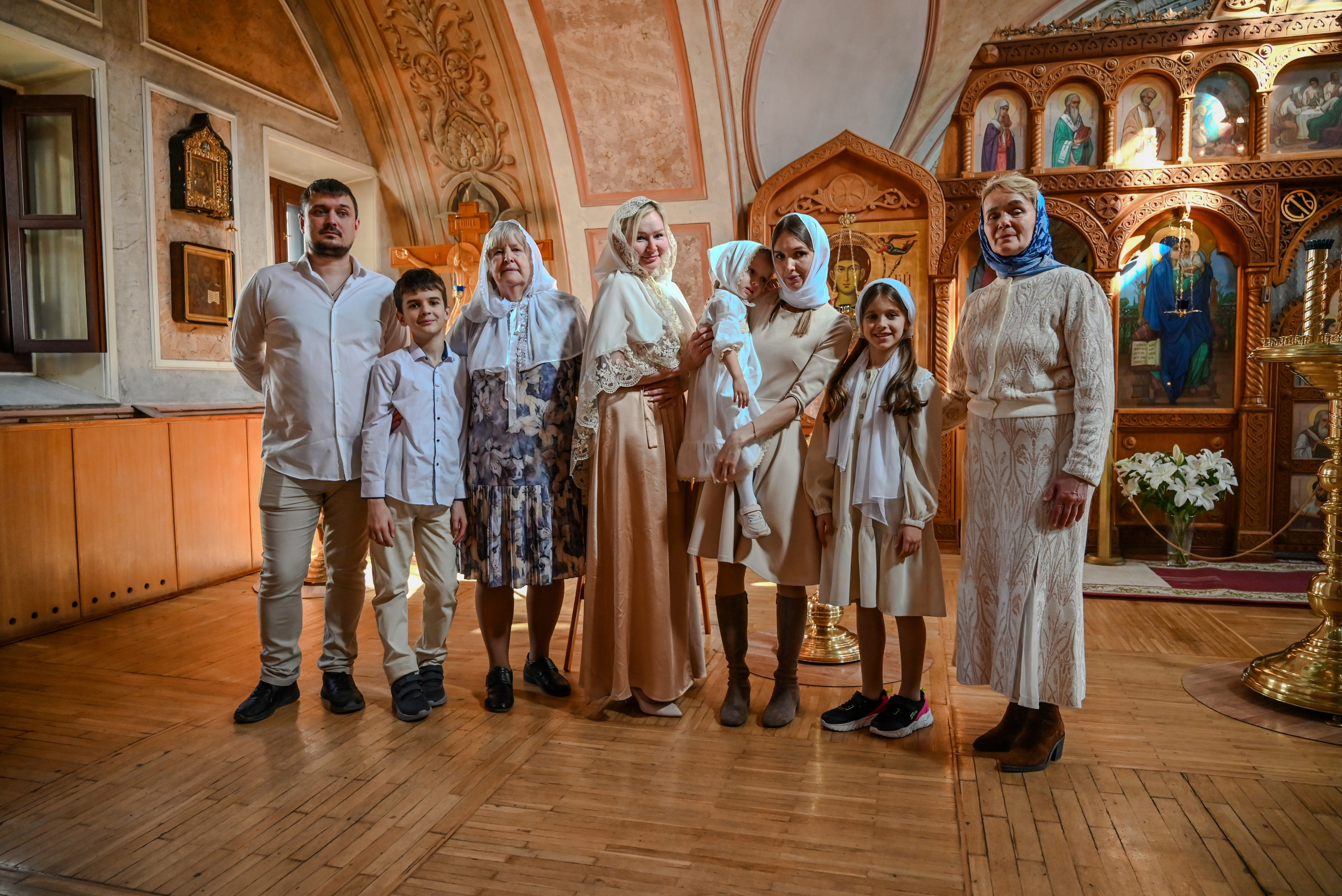 Крещение мама Анна. Семейный и детский фотограф Москва