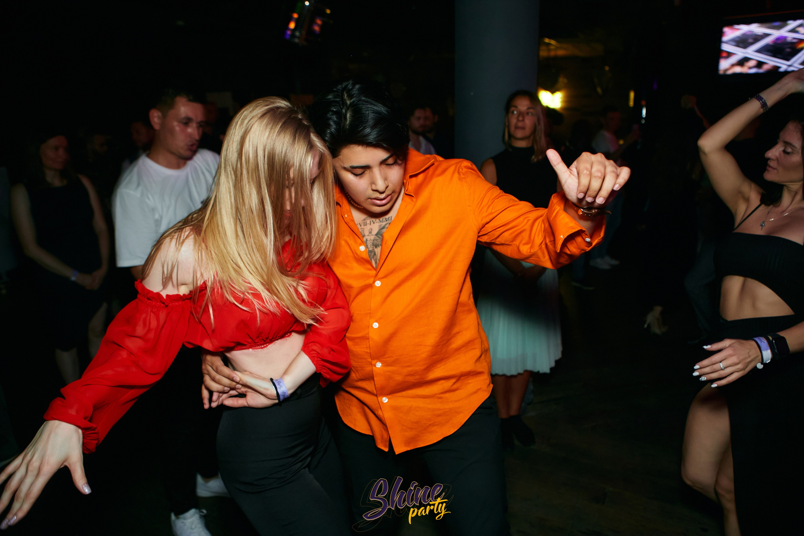 Shine party bachata. Свадебный фотограф