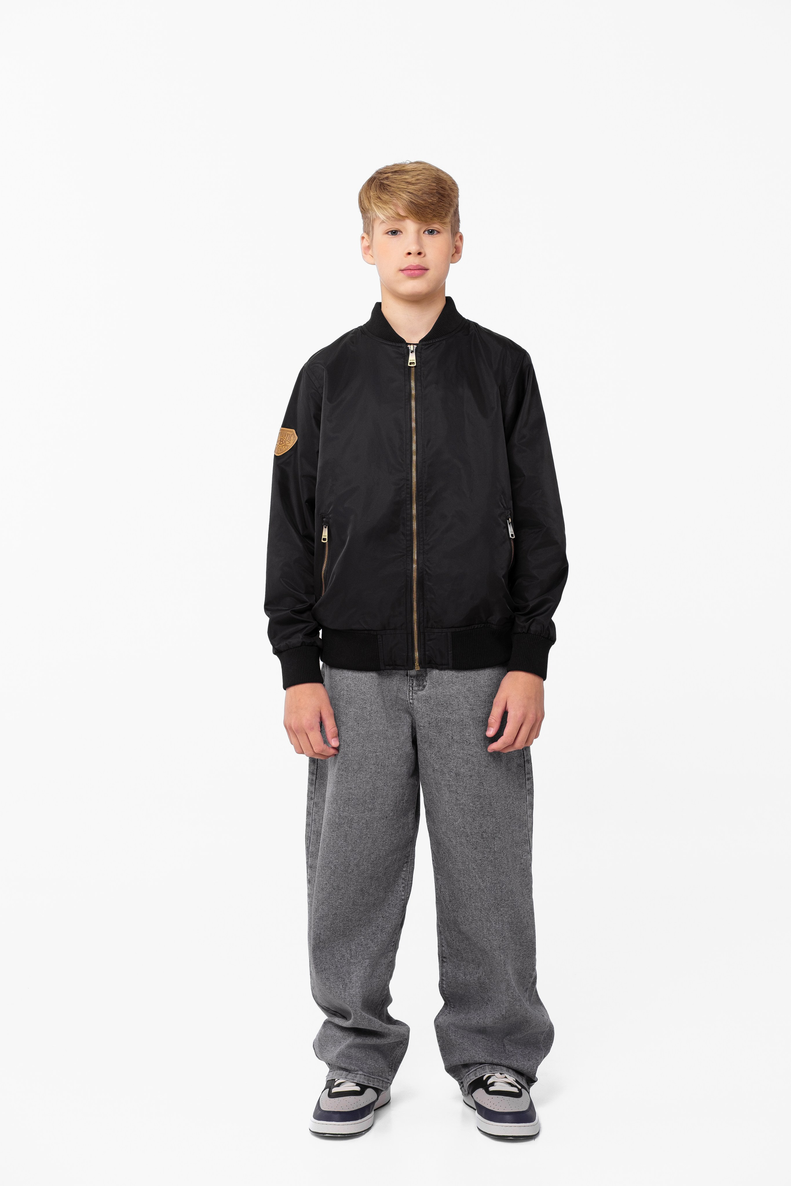 Съемка верхней одежды для каталога и маркетплейсов в Санкт-Петербурге. Фотосессия для маркетплейсов