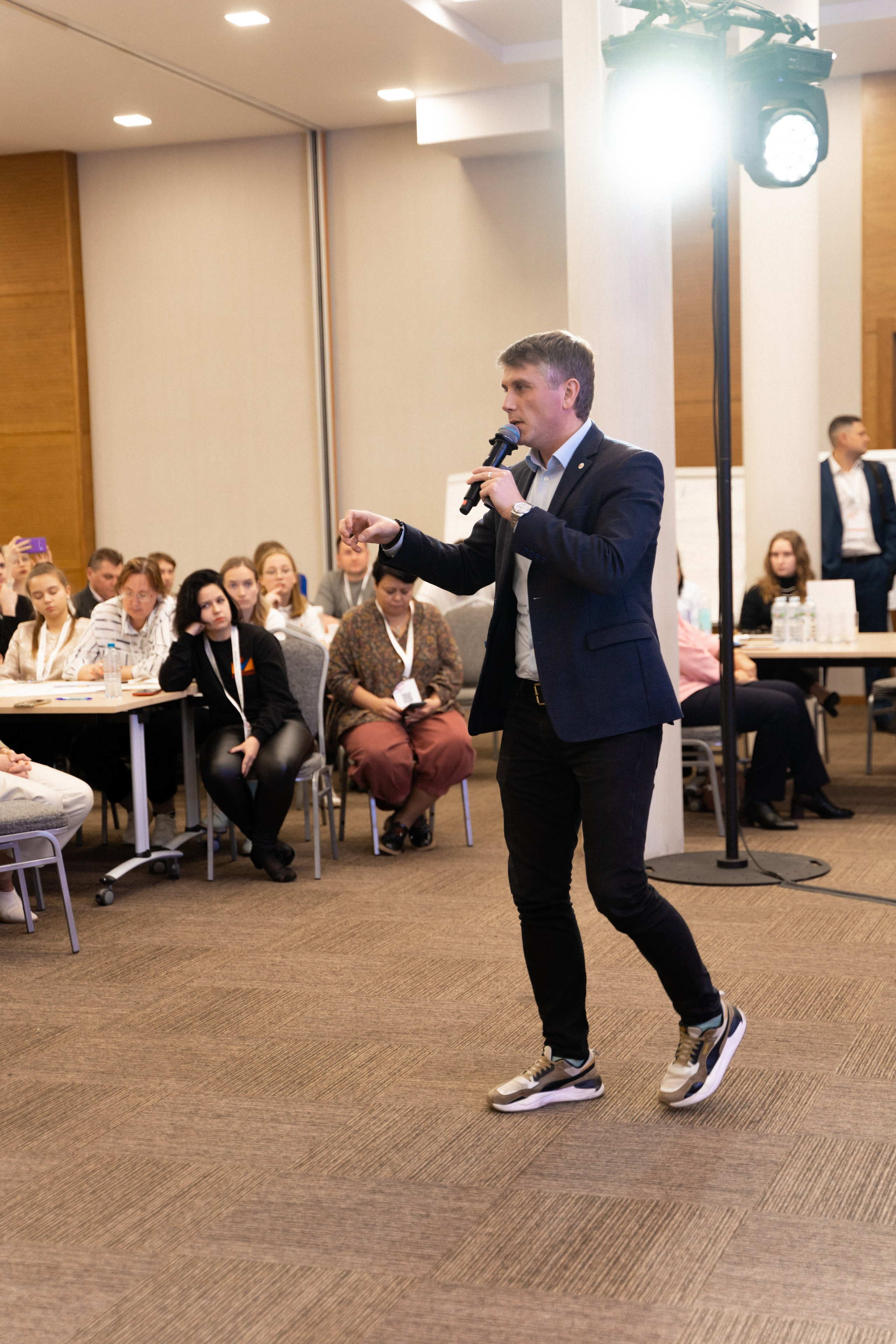 Окружной семинар в сфере профилактики от Росмолодежи в Амаксе 2024. Фотограф Надежда Погребняк | Рязань | Москва