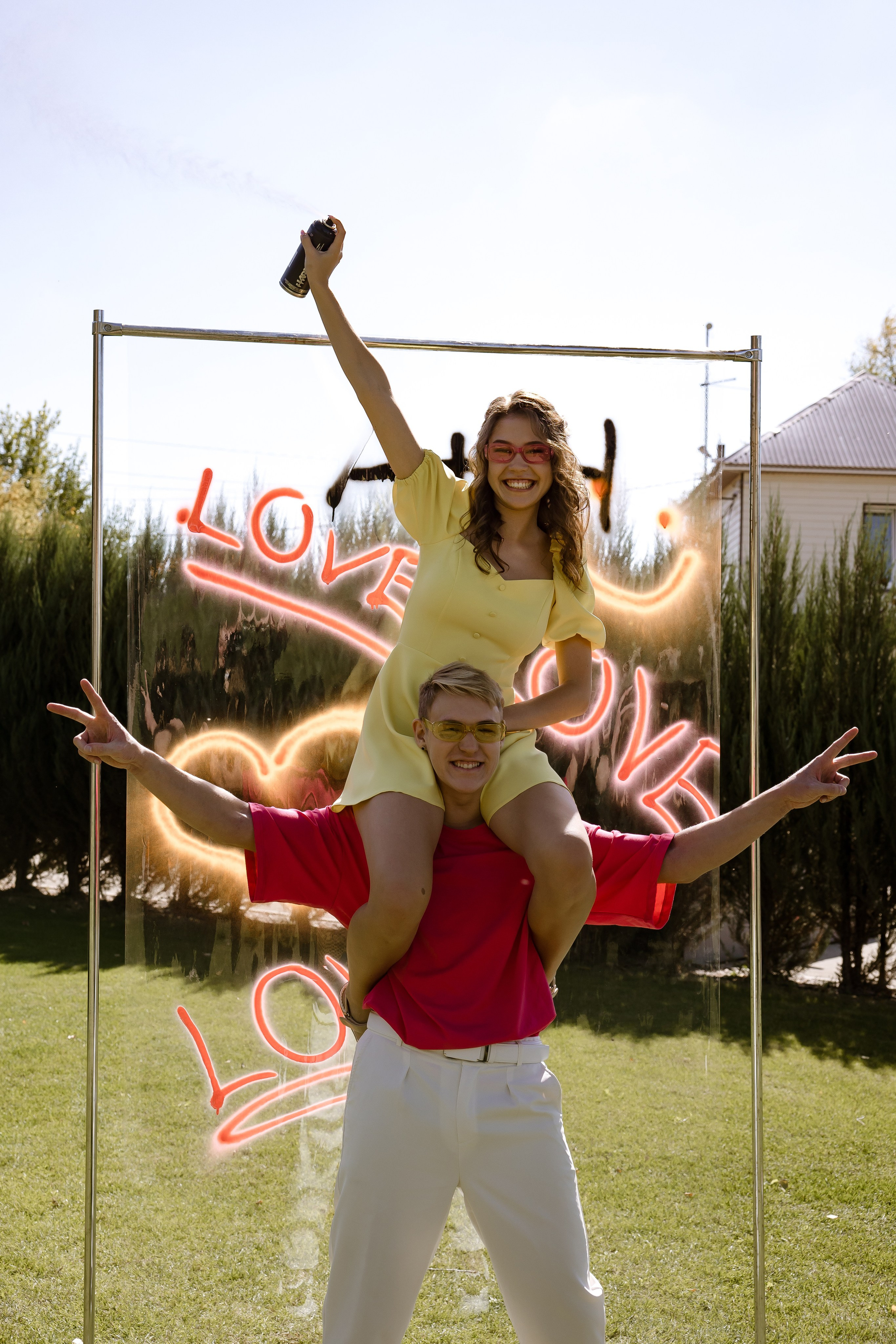 Яркая неоновая свадебная фотосессия в «Нет на карте». Свадебный и семейный фотограф в Самаре и Тольятти | Елена Топанцева