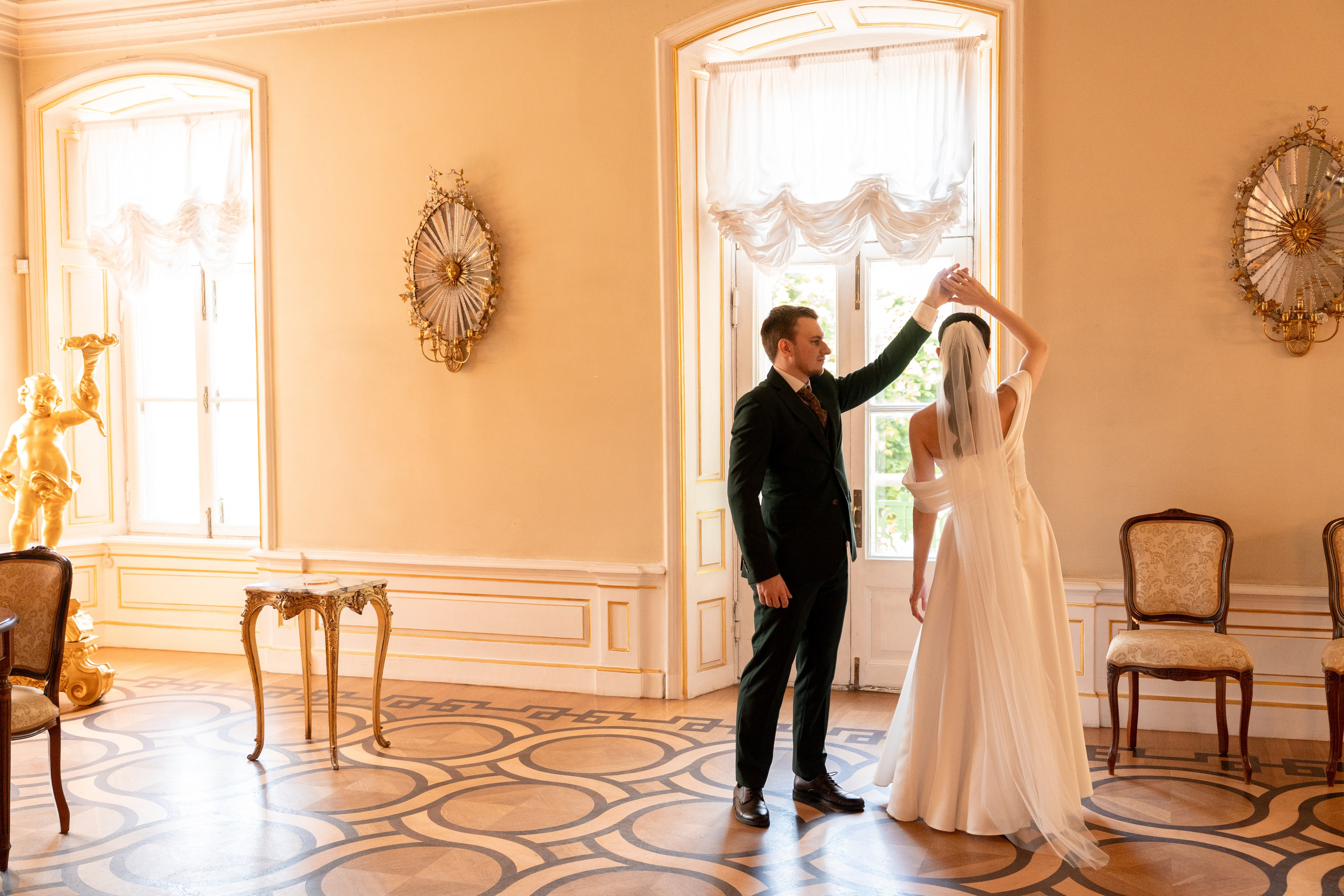 Влад и Илина в Кусково. Свадебный фотограф в Москве Анна Полушина