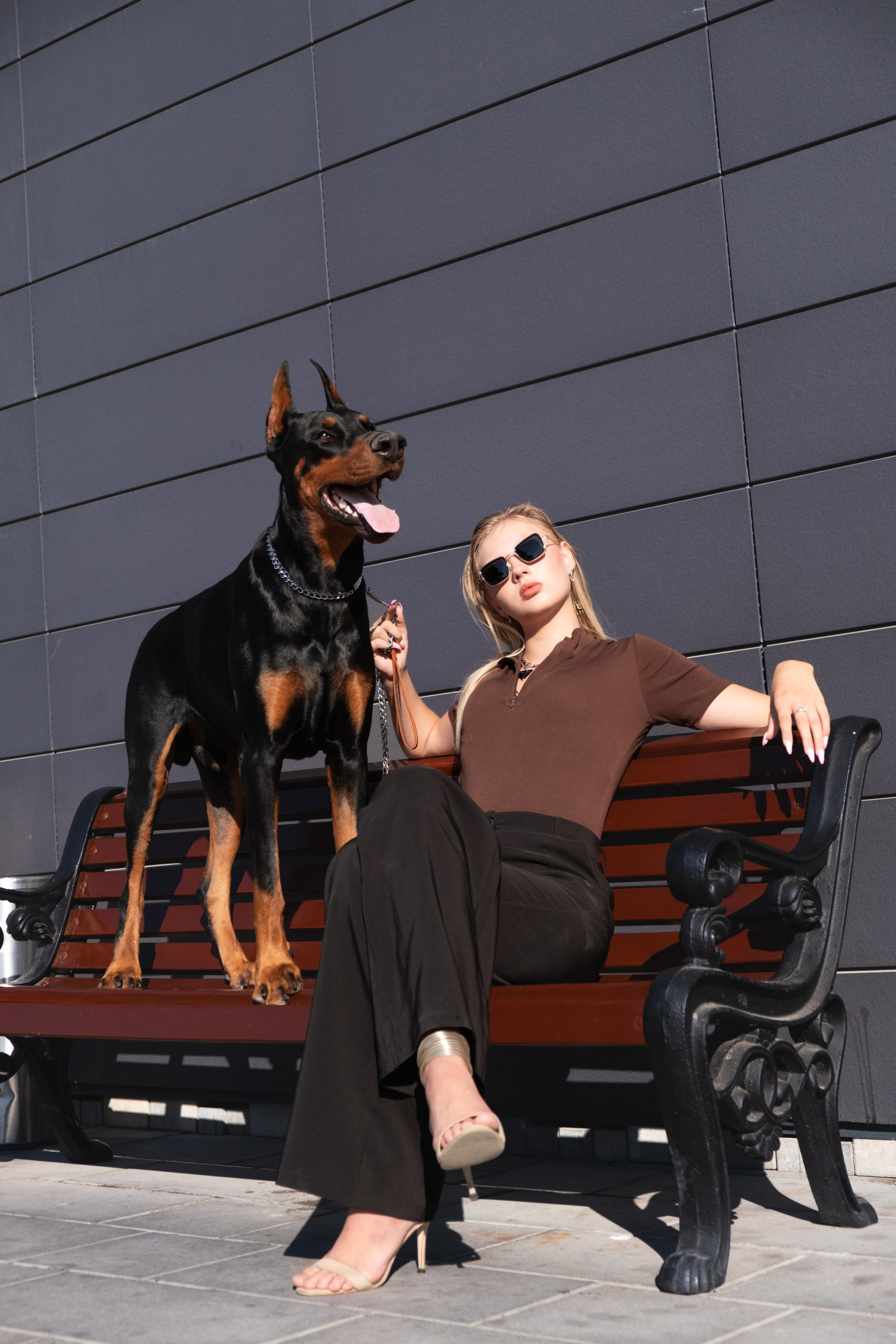 Фотосессия с Доберманом. Профессиональная фотосъемка в Крыму. Натуральные эмоции и живые кадры. Забронируйте дату прямо сейчас!