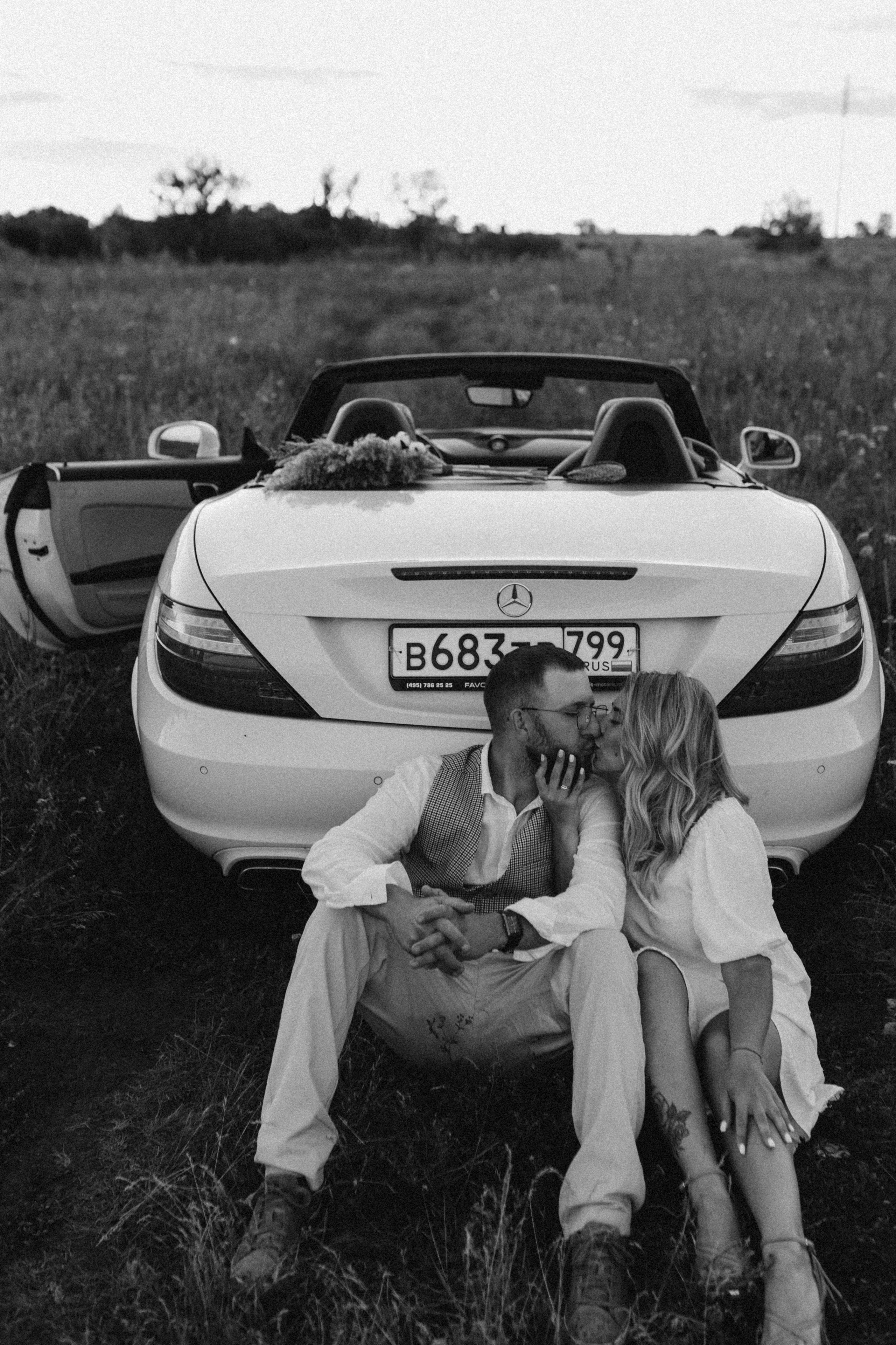 Паша и Юля в кабриолете. Свадебный и семейный фотограф в Белгороде Юлия Першина